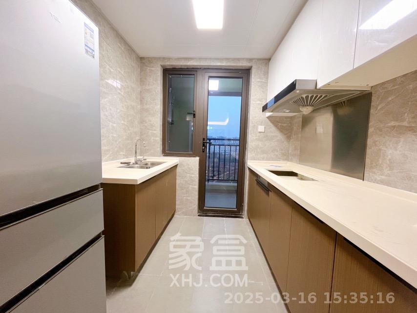 蓝光雍锦府  4室2厅2卫   4000.00元/月室内图