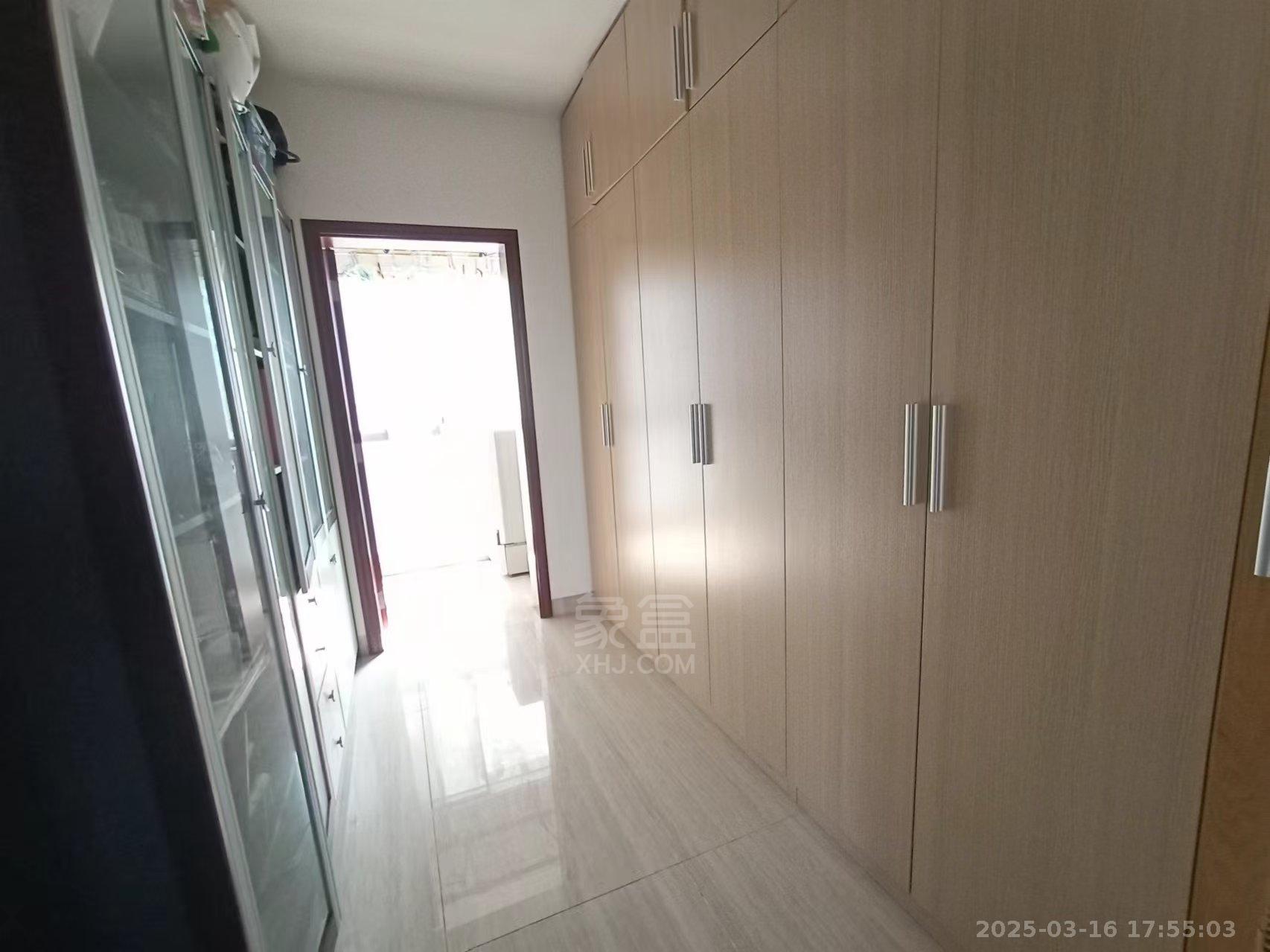 山水国际  4室2厅2卫    3000.0元/月 山水国际  4室2厅2卫    3000.0元/月室内图