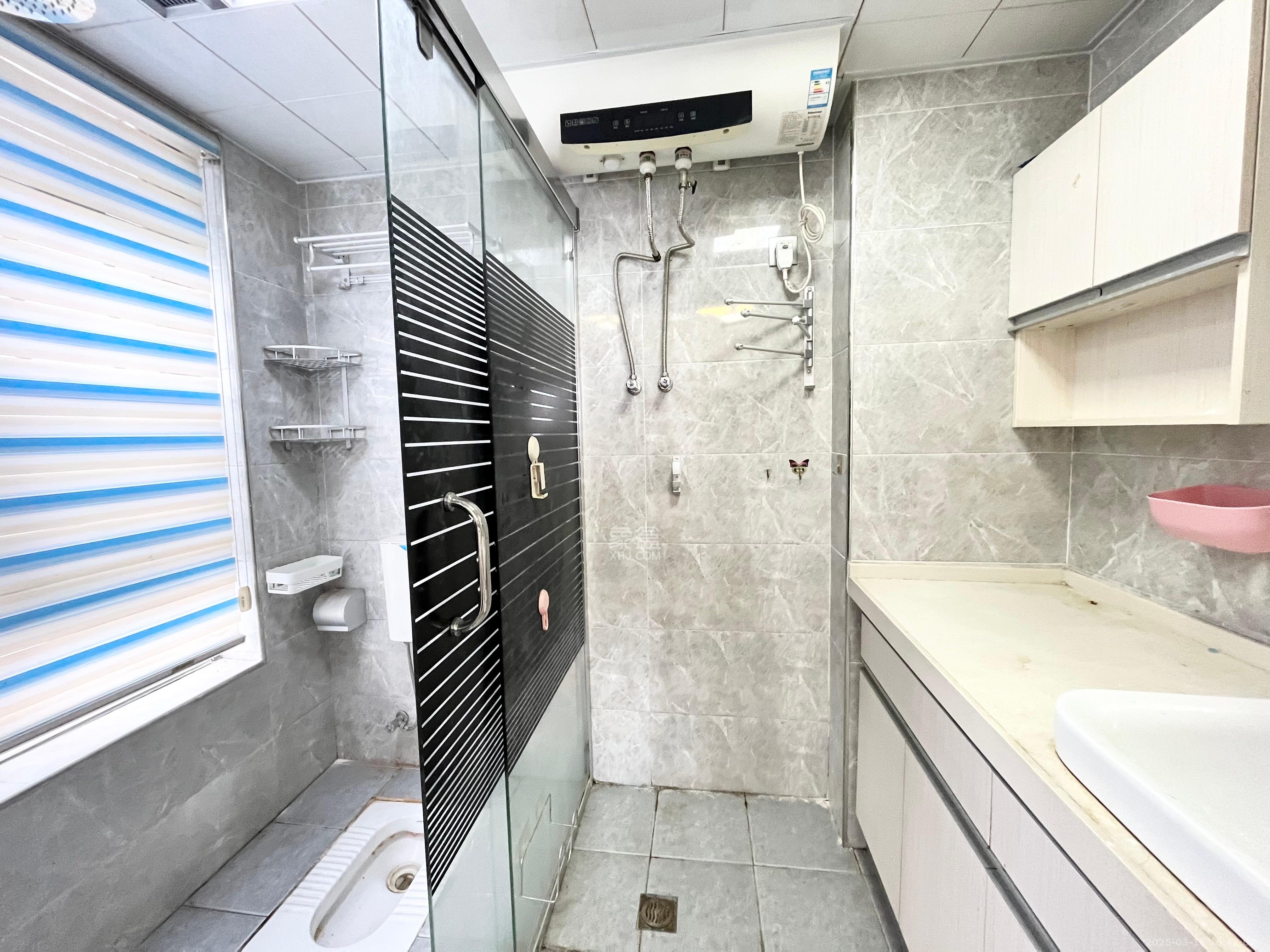 保利麓谷林语E区  4室2厅2卫   3300.00元/月室内图