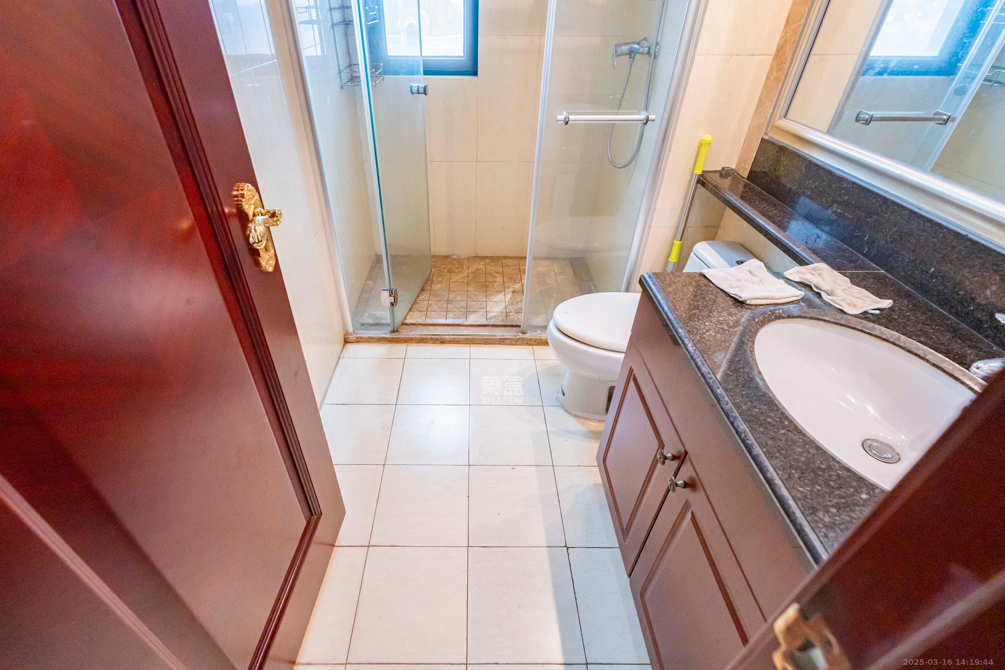 恒大雅苑 4室2厅2卫 3200.0元/月 恒大雅苑 4室2厅2卫 3200.0元/月室内图