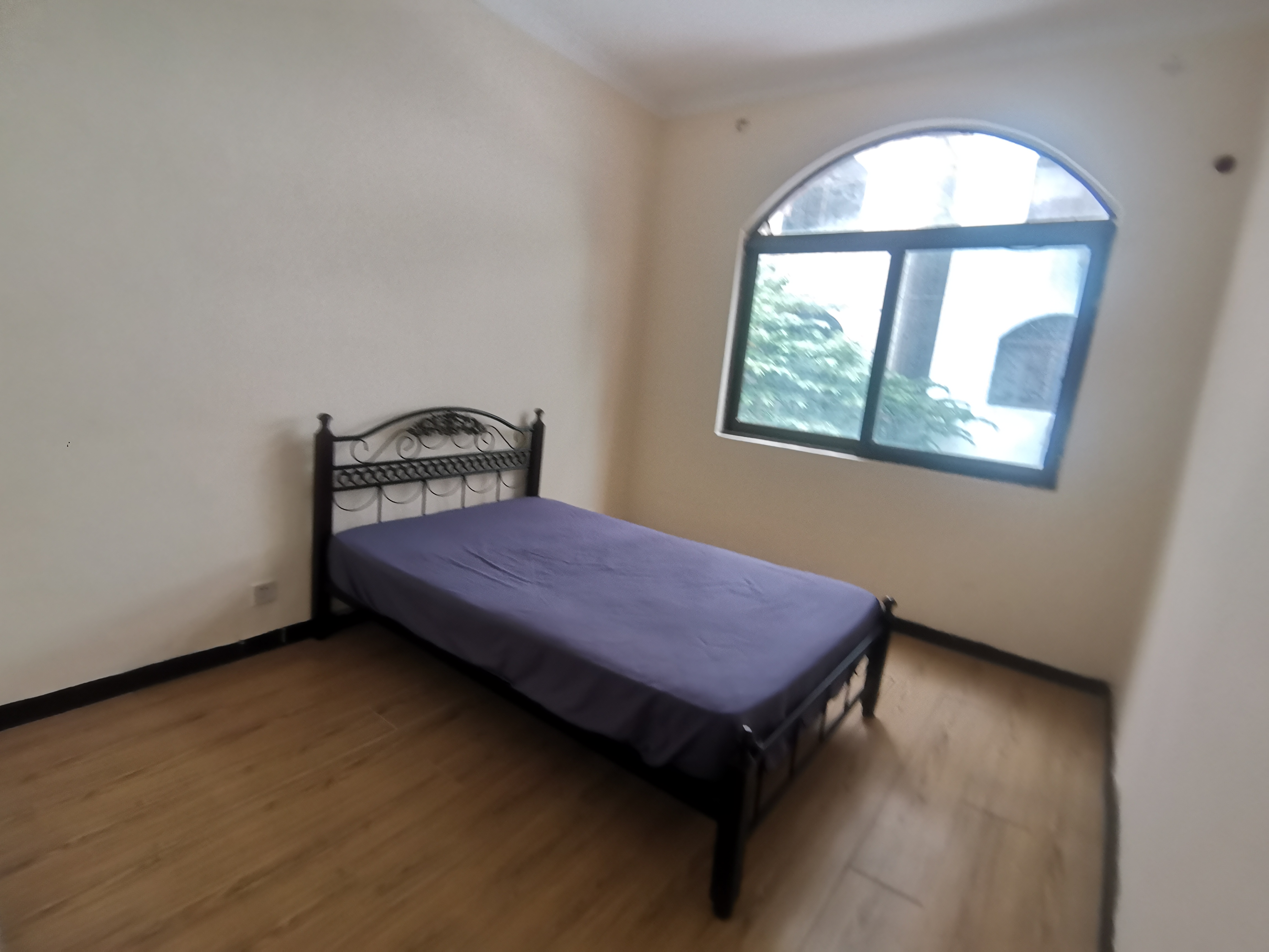 海房新村 9室2厅3卫 10000.0元/月 海房新村 9室2厅3卫 10000.0元/月室内图