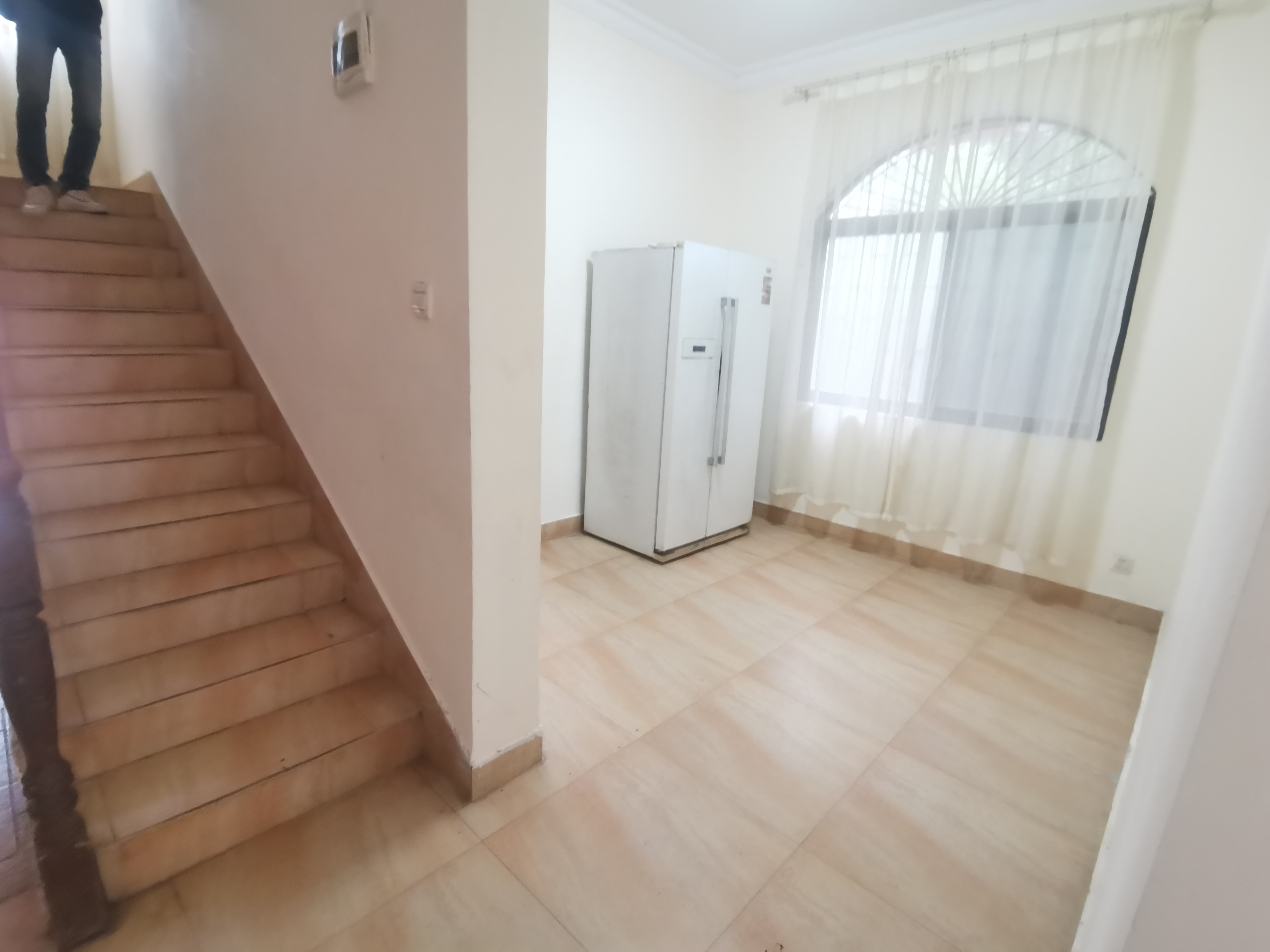 海房新村 9室2厅3卫 10000.0元/月 海房新村 9室2厅3卫 10000.0元/月室内图