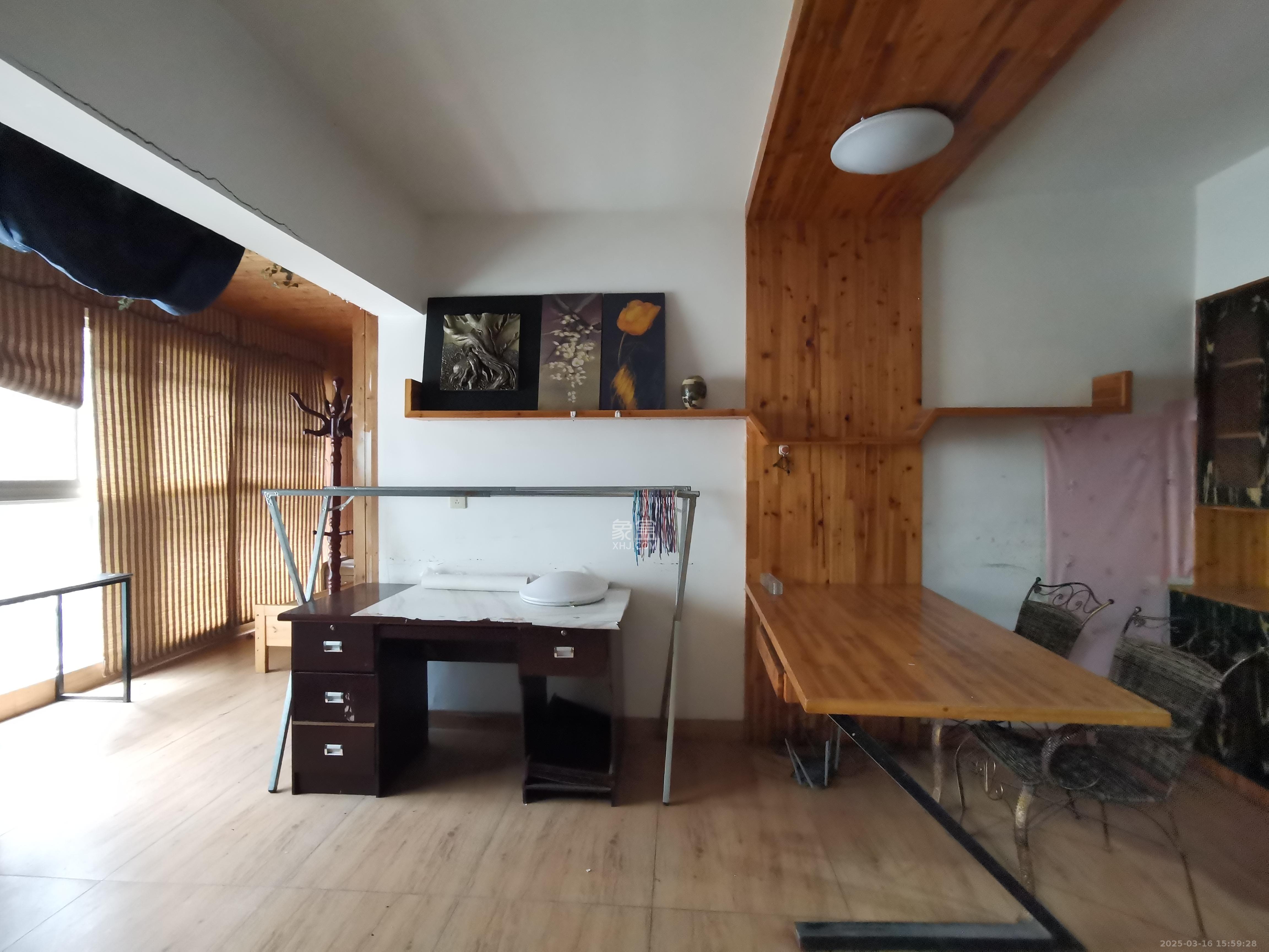 学府华庭 5室2厅2卫 2700.0元/月 学府华庭 5室2厅2卫 2700.0元/月室内图