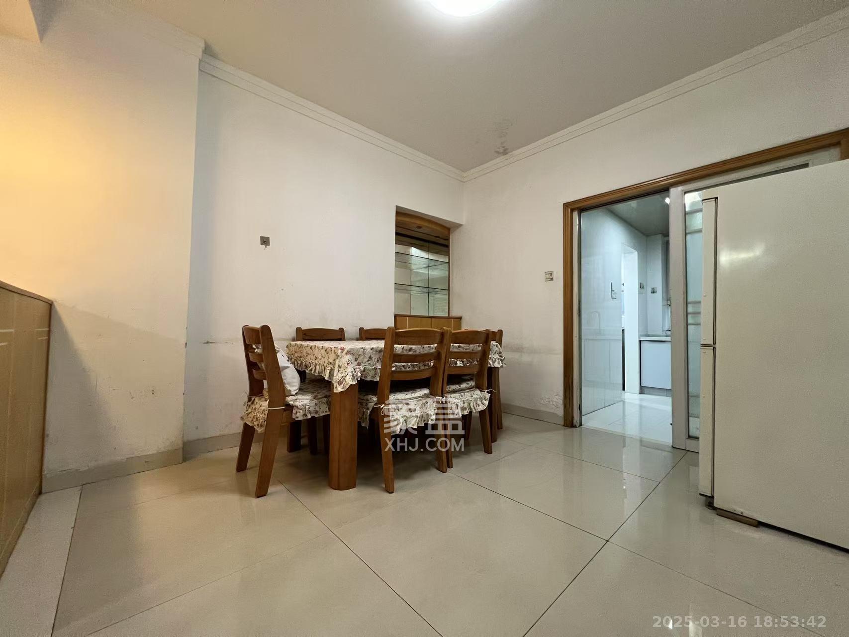 四季美景三期(四季美景水木轩) 3室2厅1卫 2800.0元/月 四季美景三期(四季美景水木轩) 3室2厅1卫 2800.0元/月室内图