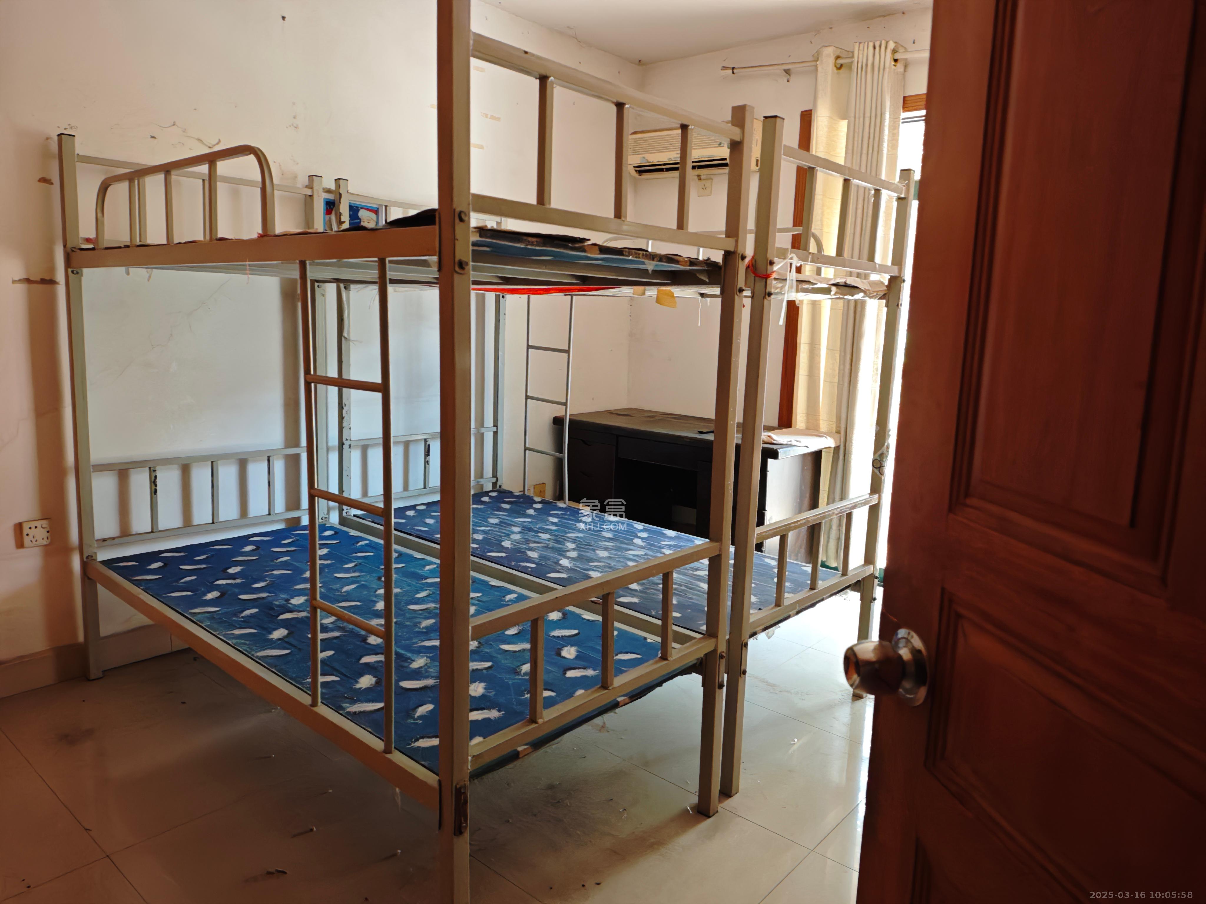 四季阳光花城  4室2厅2卫    4500.0元/月室内图