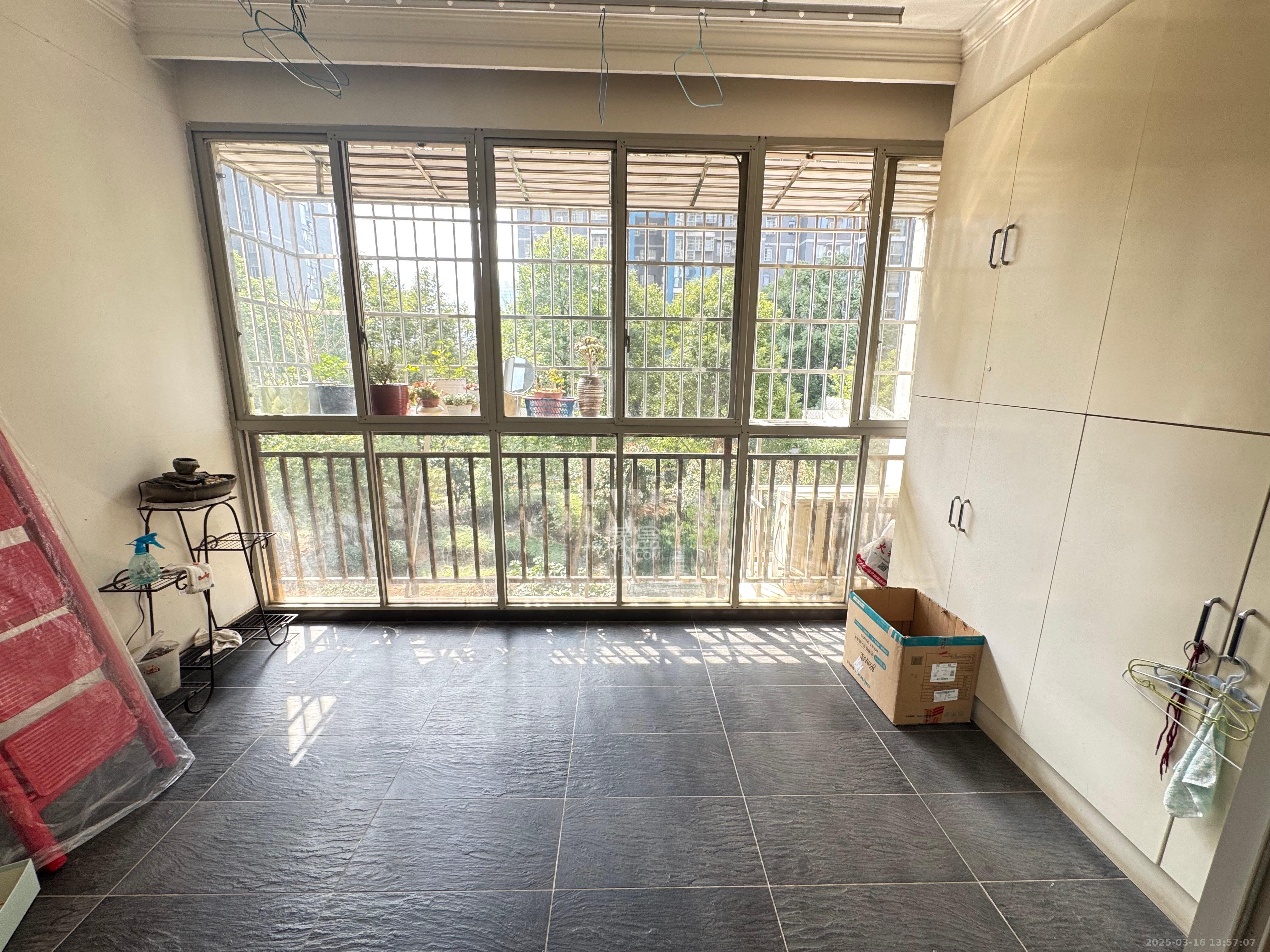 白沙湾嘉园 3室2厅2卫 2800.0元/月 白沙湾嘉园 3室2厅2卫 2800.0元/月室内图