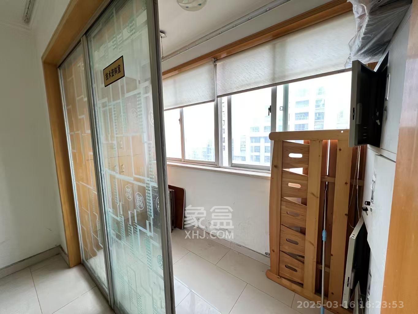 上河国际F座  2室2厅1卫   2300.00元/月室内图