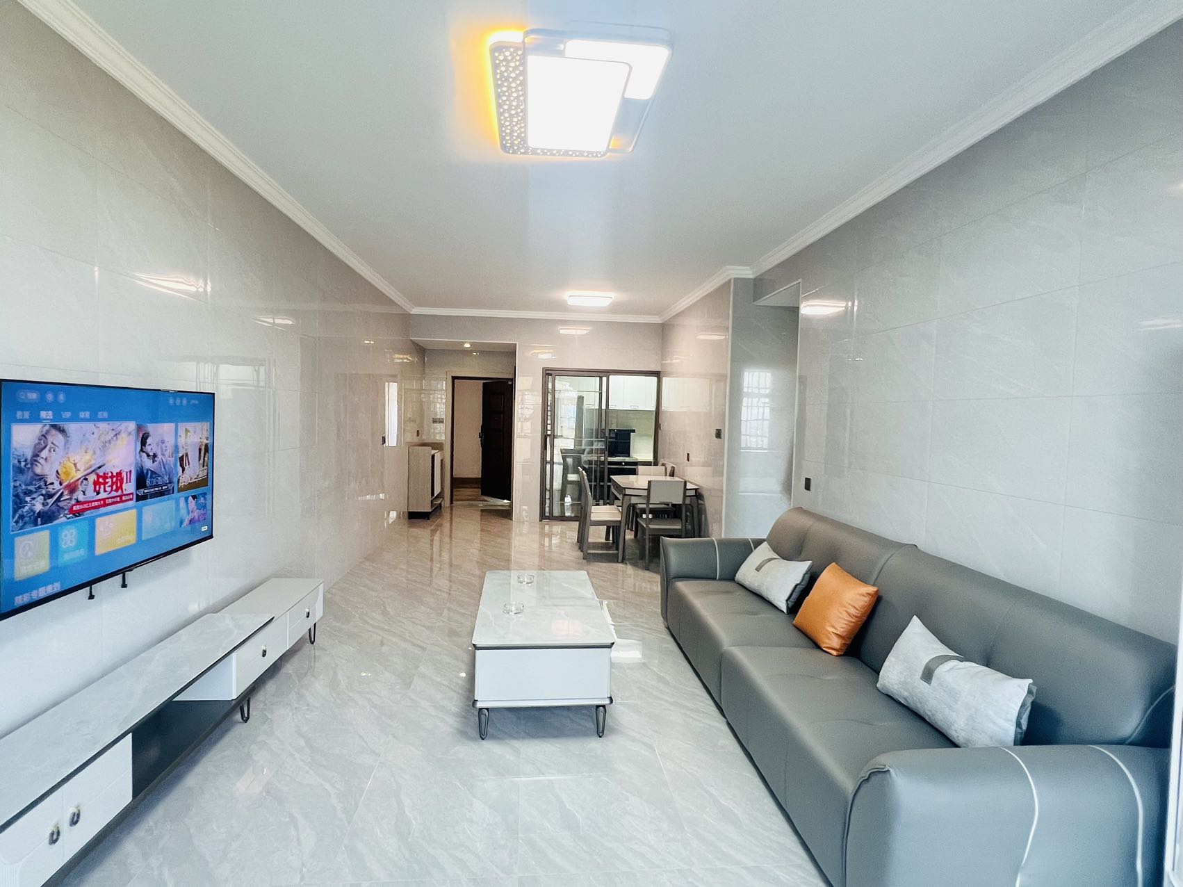 奥地利春天  3室2厅2卫    2200.0元/月 奥地利春天  3室2厅2卫    2200.0元/月室内图