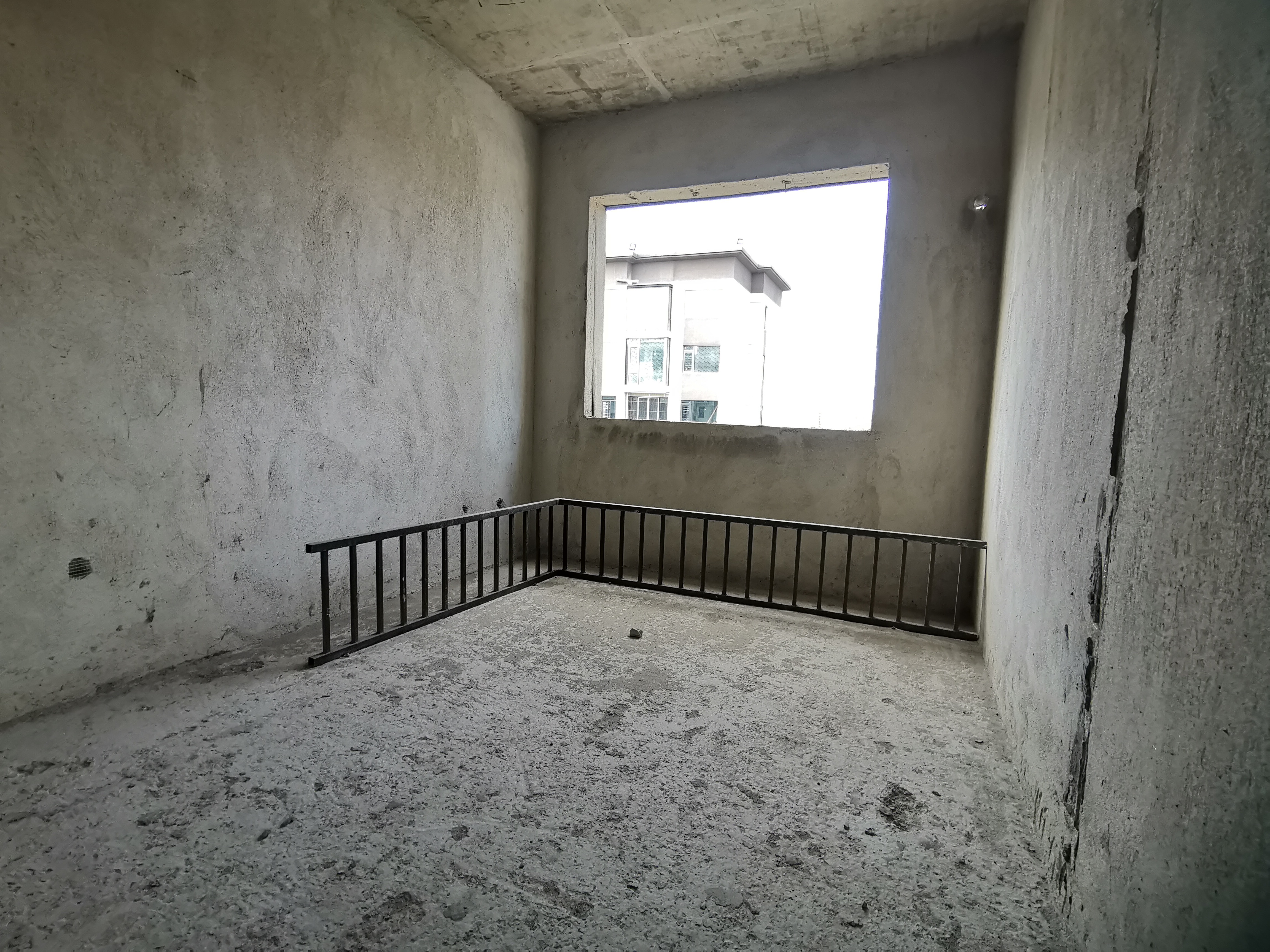 云泰天麓 5室2厅2卫 93.8万 云泰天麓 5室2厅2卫 93.8万客厅