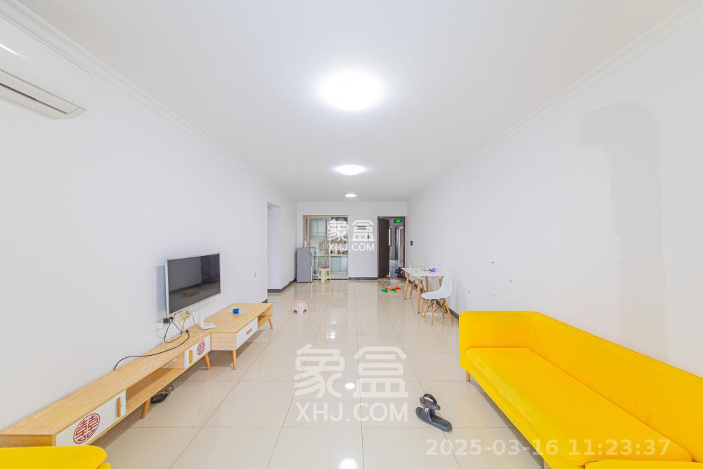 鑫远玲珑 3室2厅1卫 2300.0元/月 鑫远玲珑 3室2厅1卫 2300.0元/月室内图