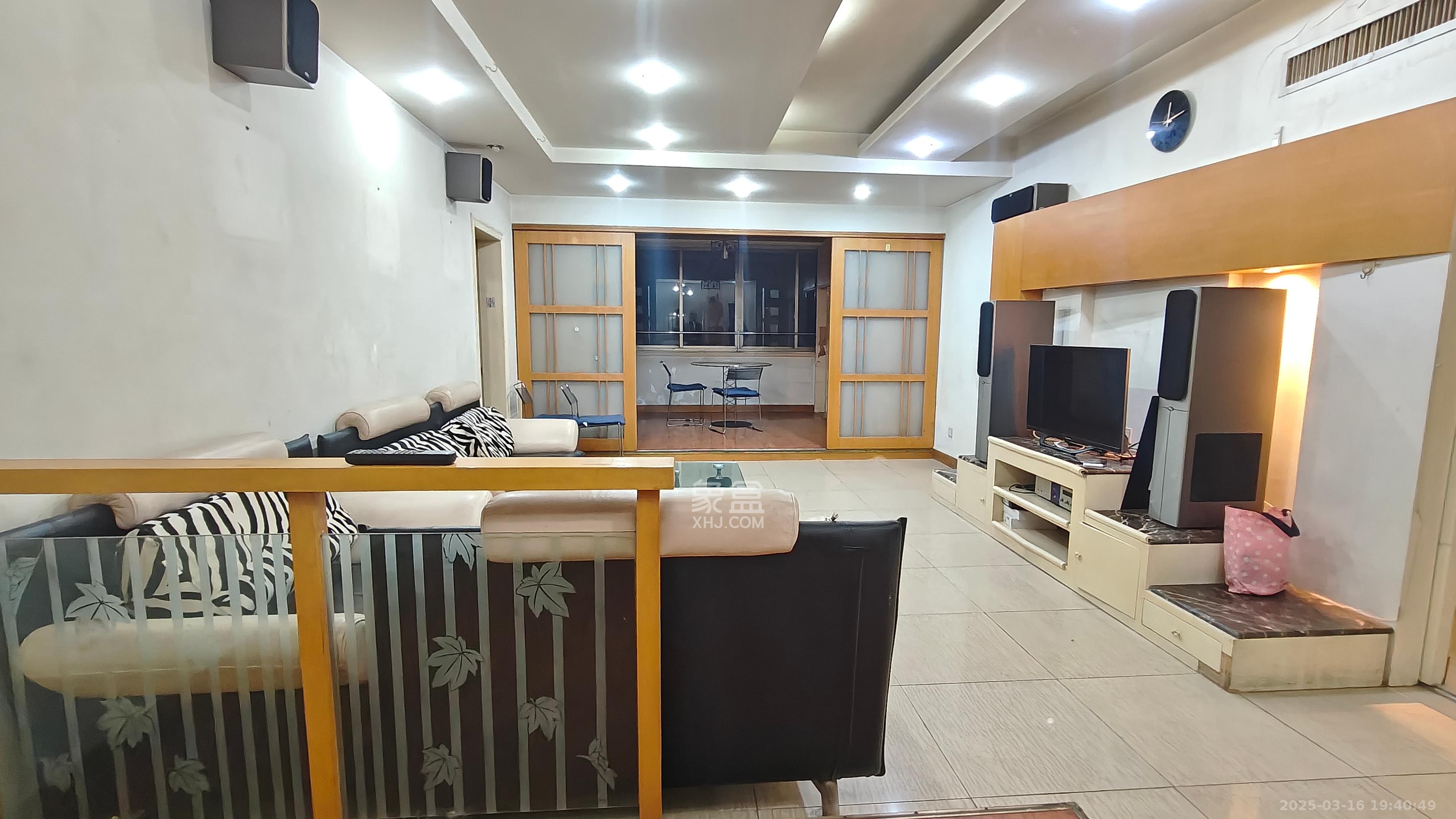 铁银大厦 2室1厅1卫 2300.0元/月 铁银大厦 2室1厅1卫 2300.0元/月室内图