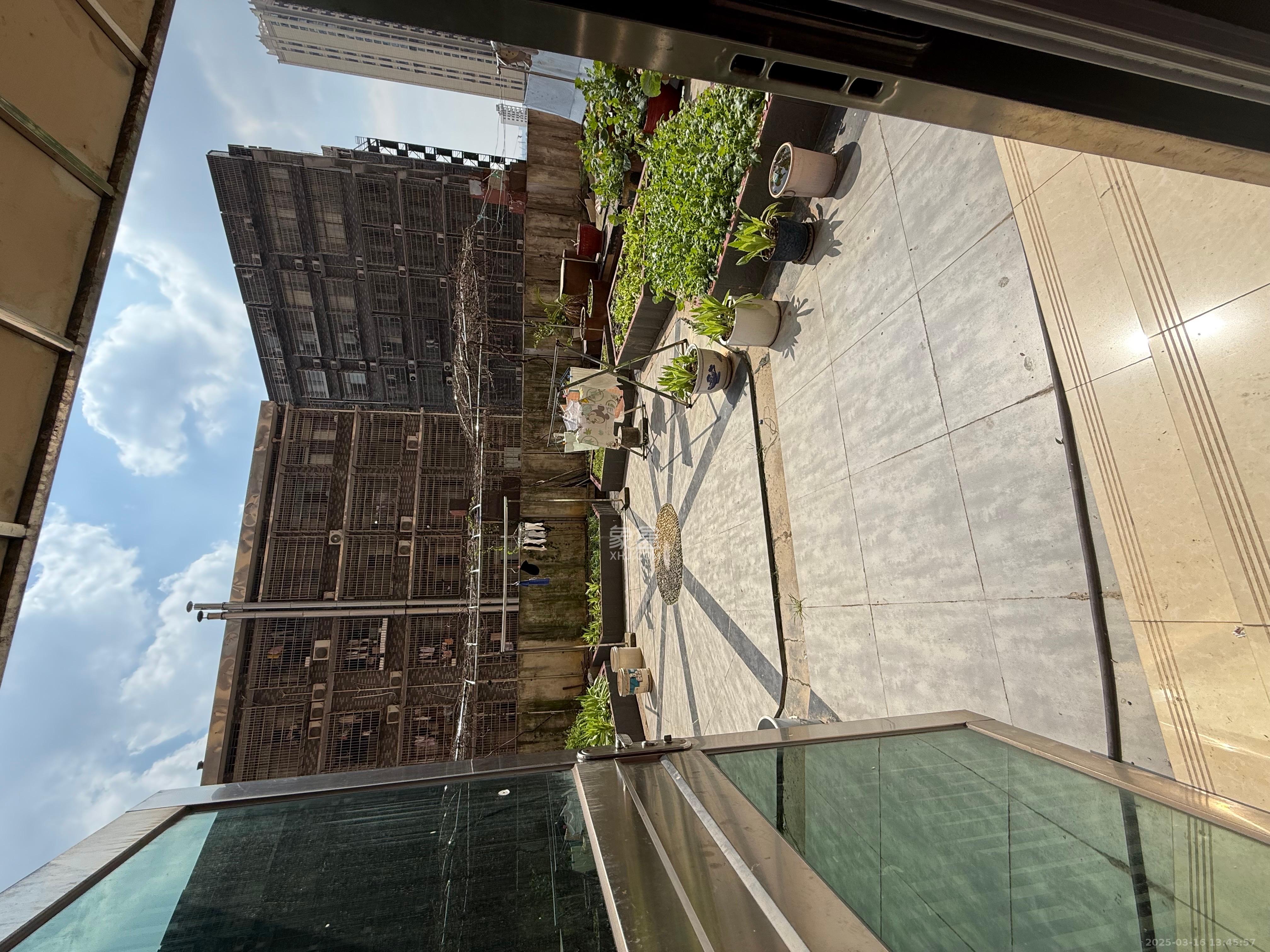 领东汇 4室2厅2卫 3200.0元/月 领东汇 4室2厅2卫 3200.0元/月室内图