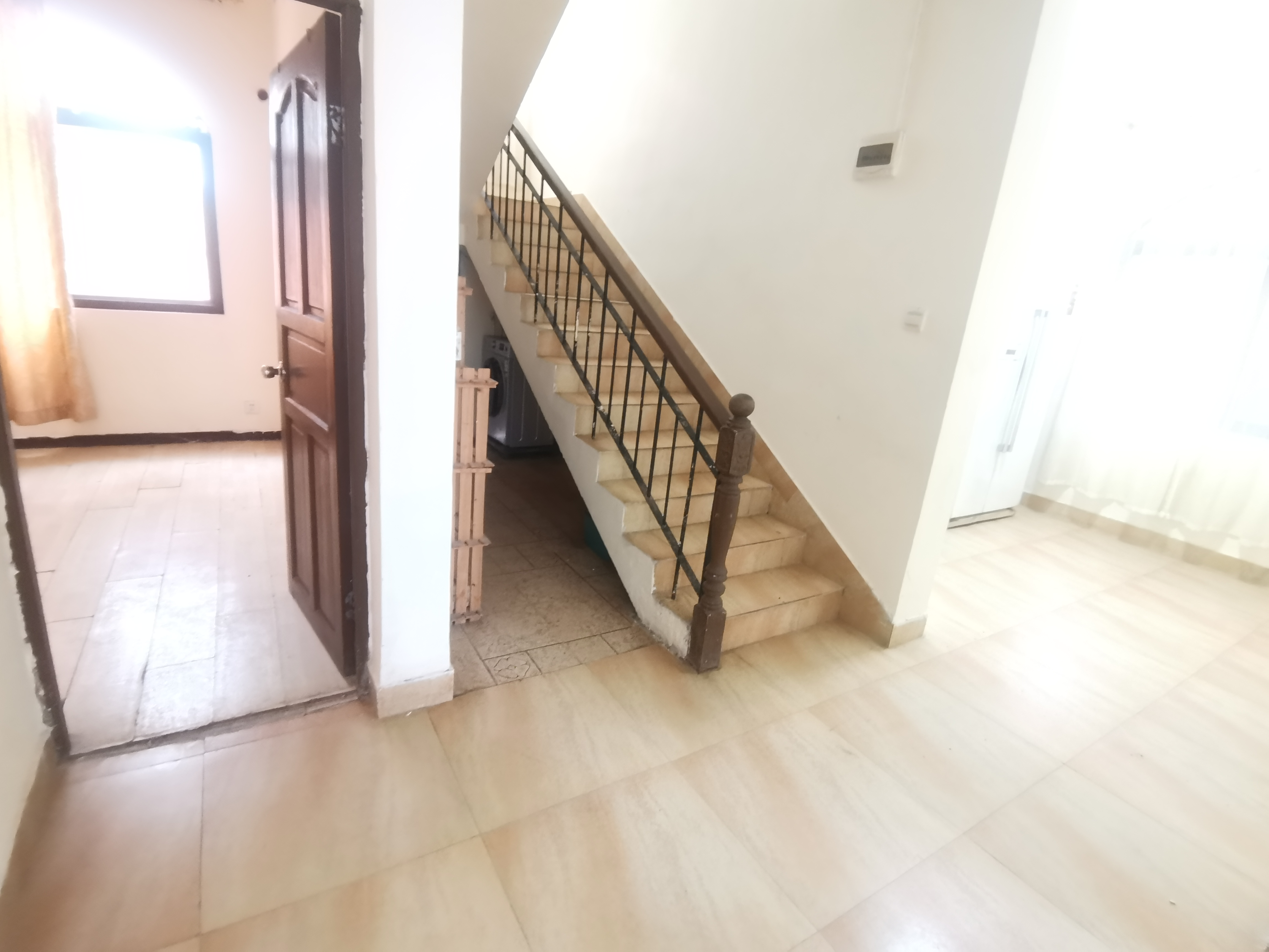 海房新村 9室2厅3卫 10000.0元/月 海房新村 9室2厅3卫 10000.0元/月室内图