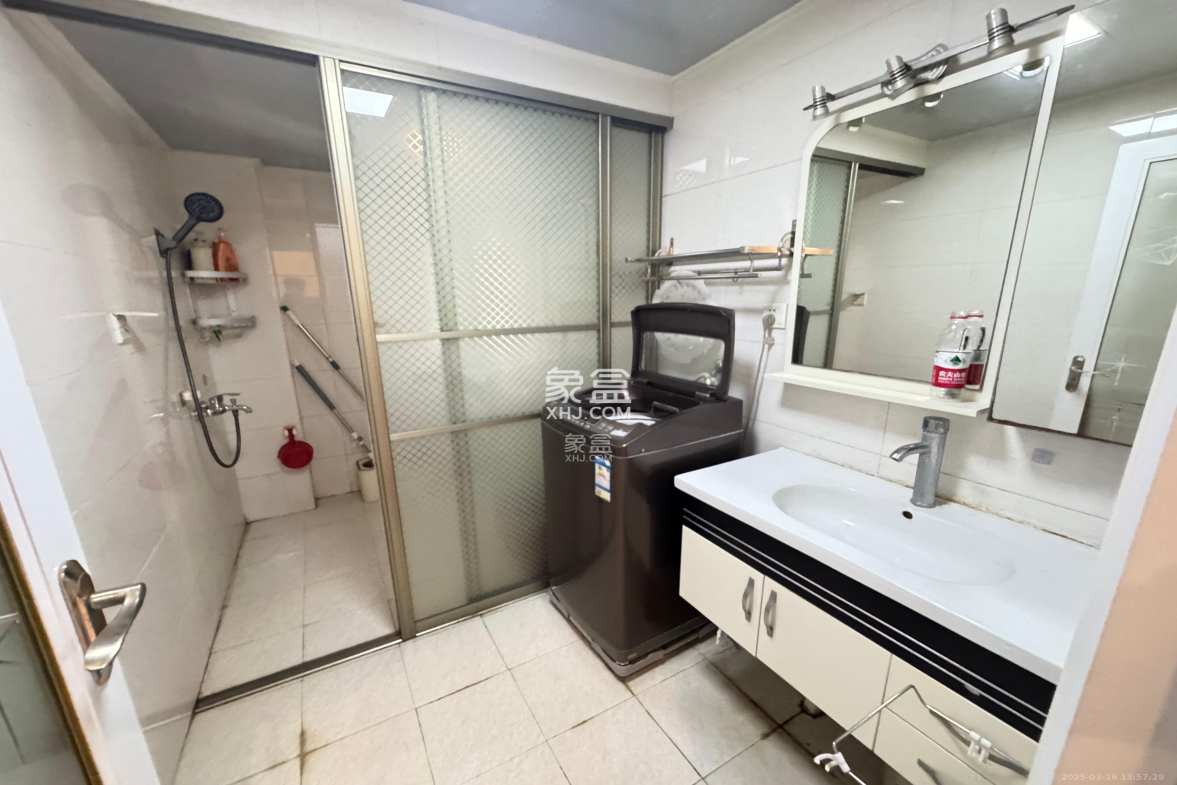 白沙湾嘉园 3室2厅2卫 2800.0元/月 白沙湾嘉园 3室2厅2卫 2800.0元/月室内图