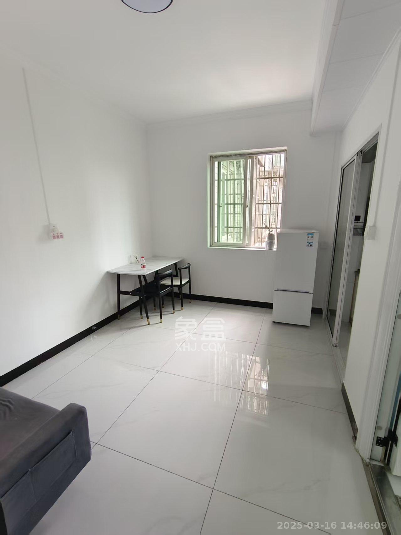 靳江阳光安置小区 1室1厅1卫 1350.0元/月 靳江阳光安置小区 1室1厅1卫 1350.0元/月室内图