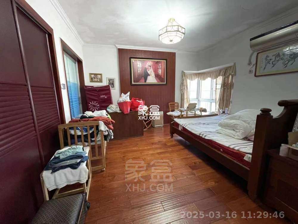 利江花园 4室2厅2卫 2000.0元/月 利江花园 4室2厅2卫 2000.0元/月室内图