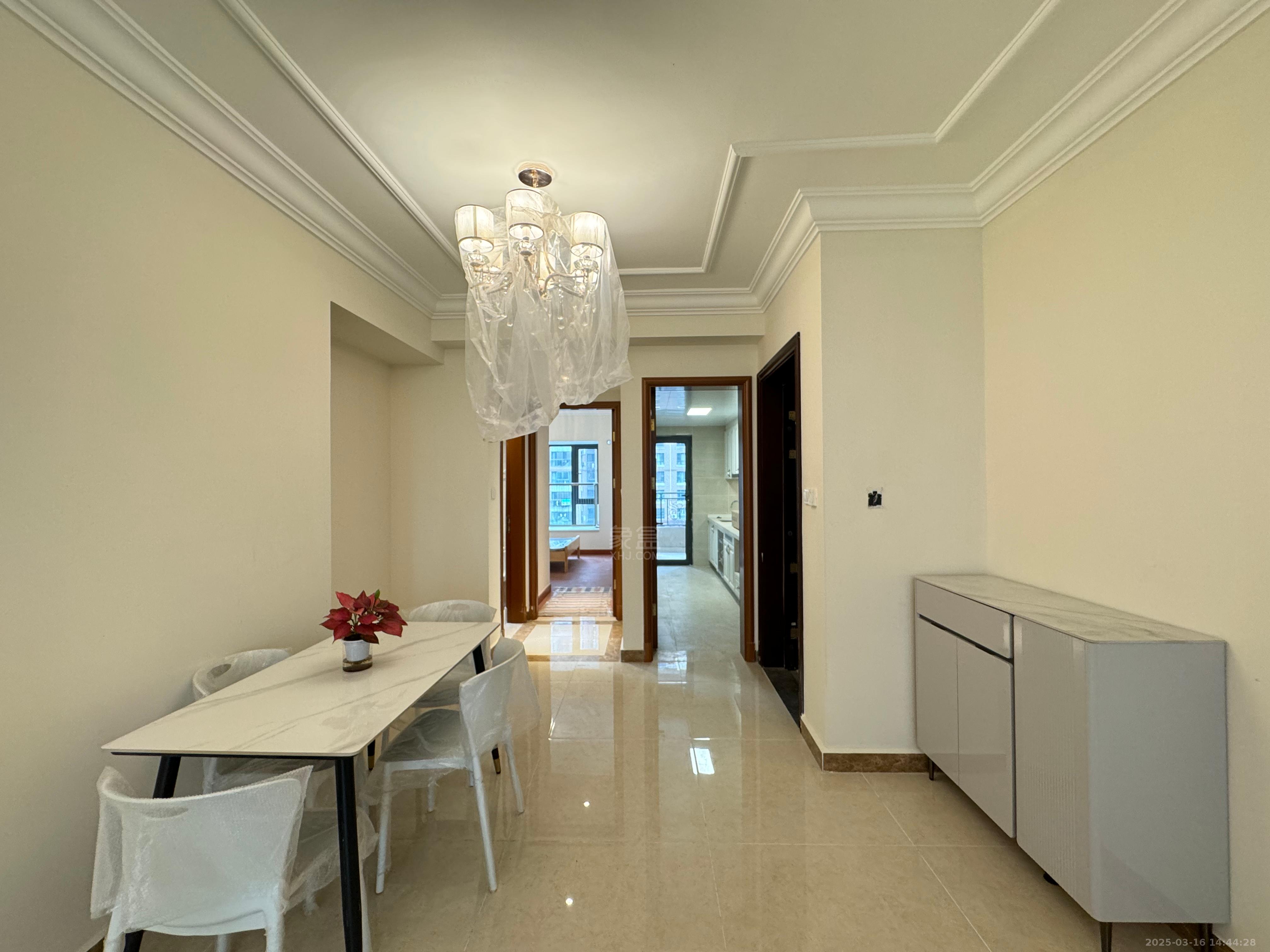 恒大华府 3室2厅2卫 2100.0元/月 恒大华府 3室2厅2卫 2100.0元/月室内图