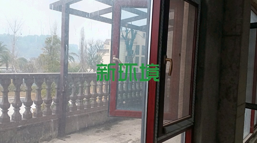 滨江名城  4室2厅1卫   115.00万客厅