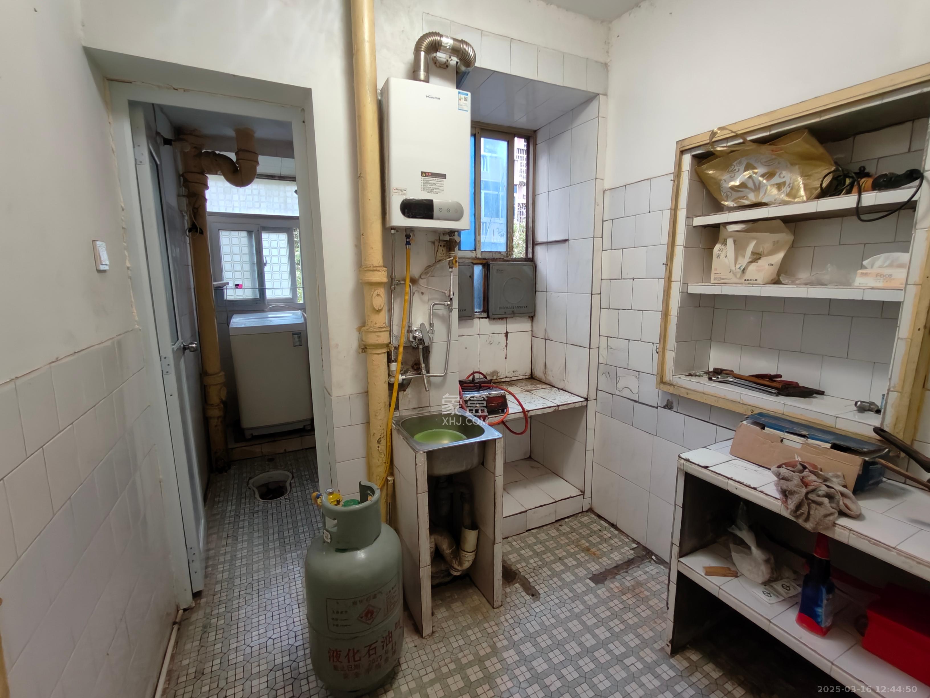 国庆新村  3室1厅1卫   1600.00元/月室内图