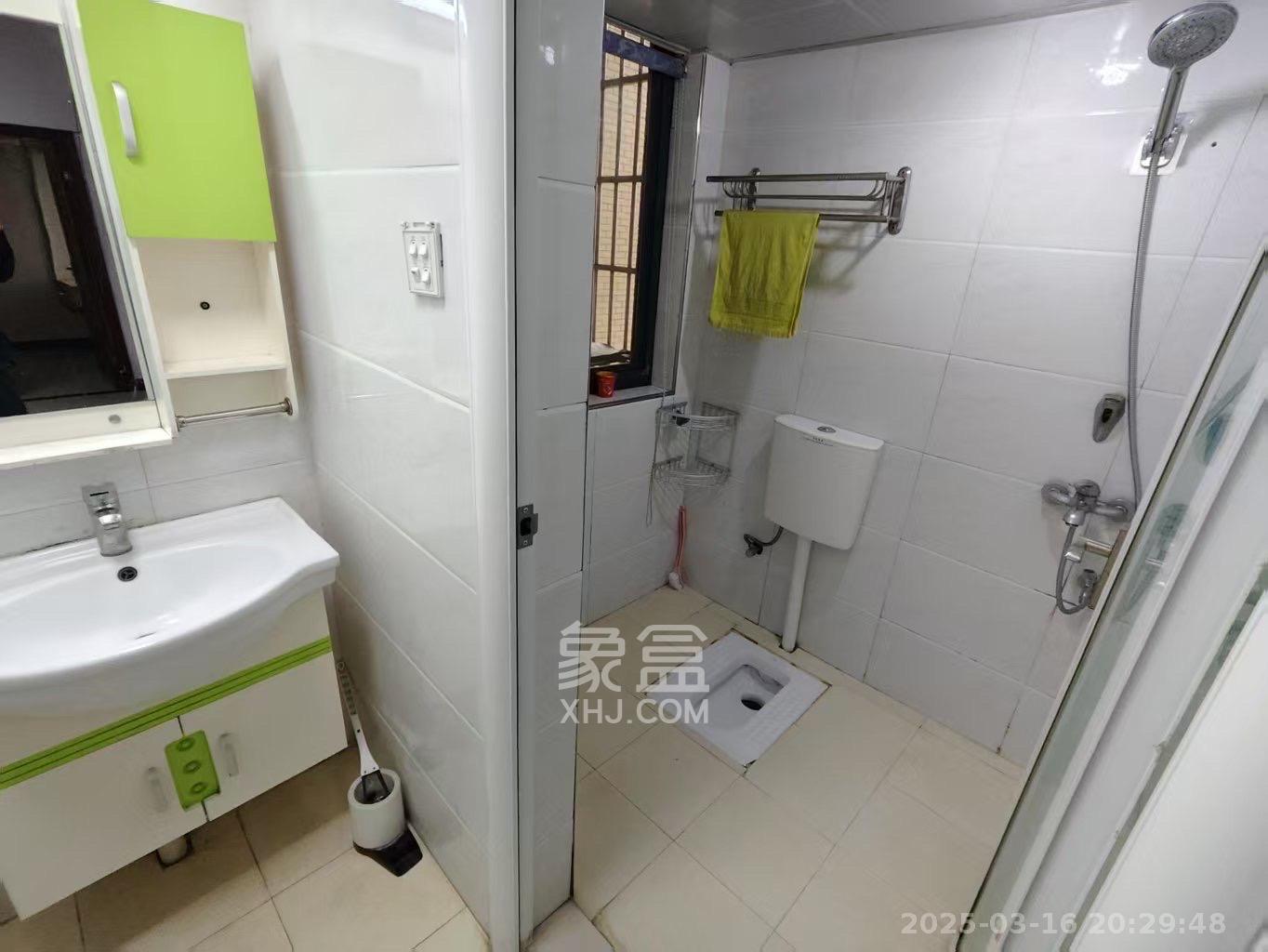 麓枫和苑  2室2厅1卫   2300.00元/月室内图