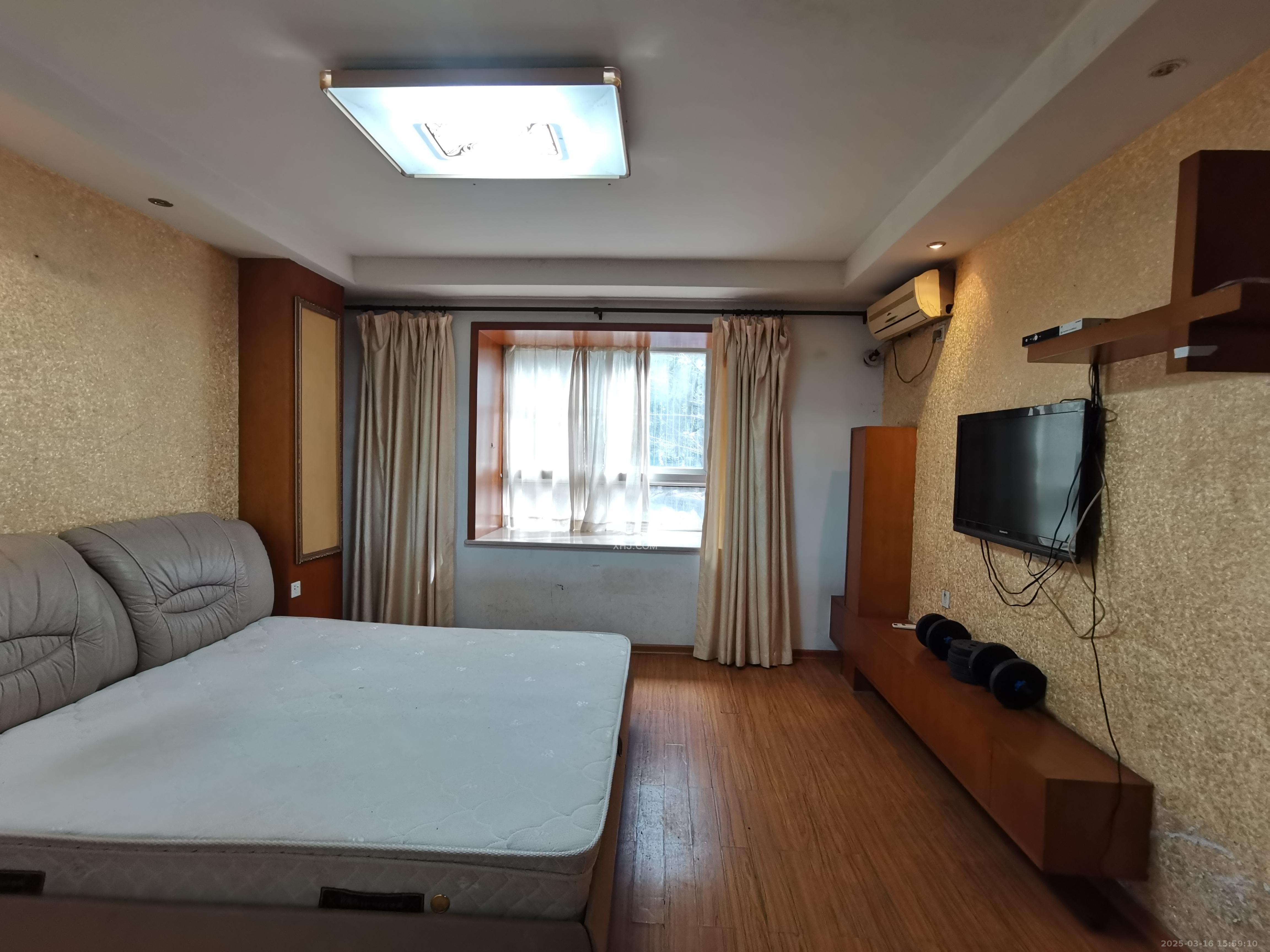 学府华庭 5室2厅2卫 2700.0元/月 学府华庭 5室2厅2卫 2700.0元/月室内图