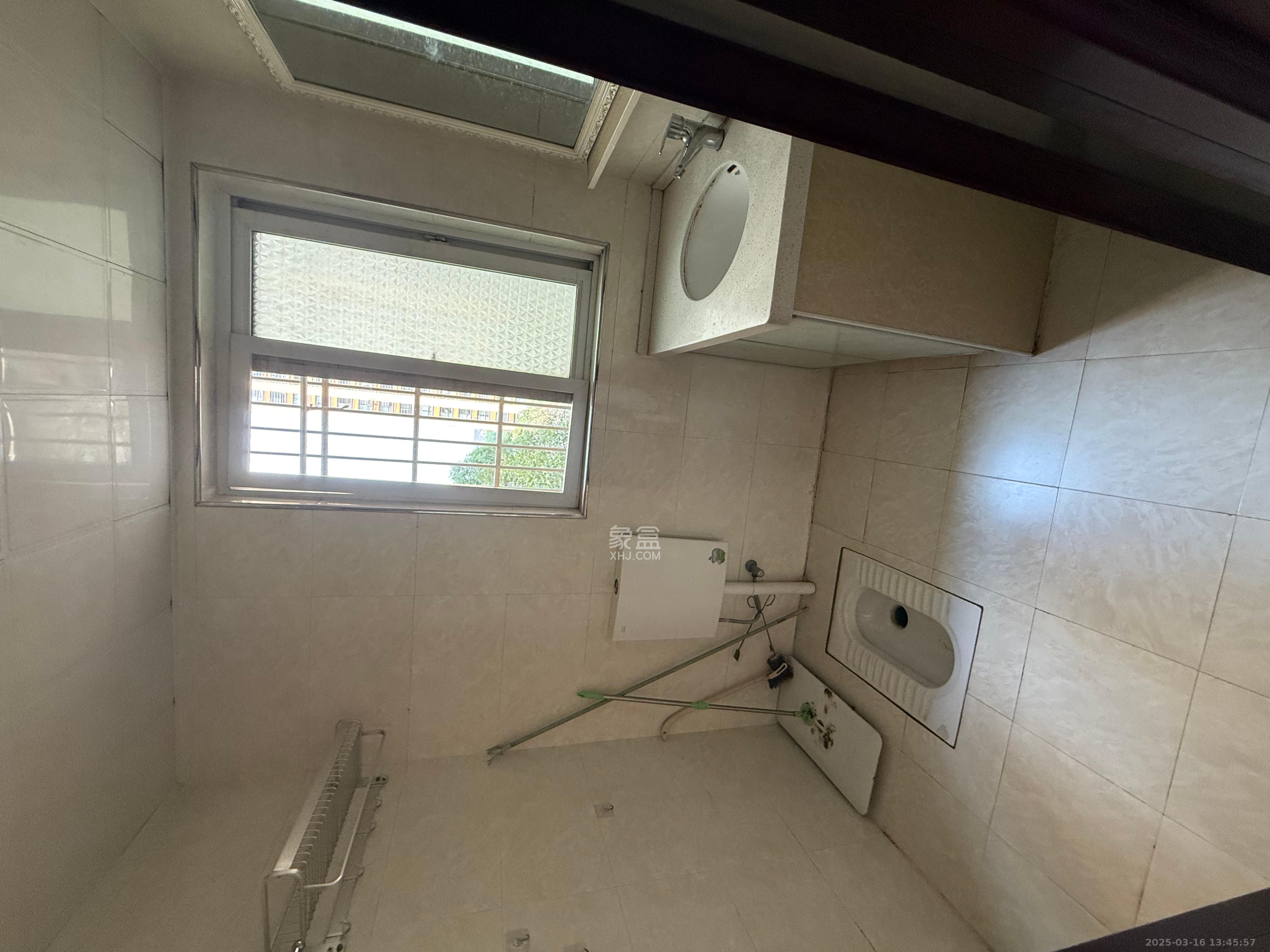 领东汇 4室2厅2卫 3200.0元/月 领东汇 4室2厅2卫 3200.0元/月室内图