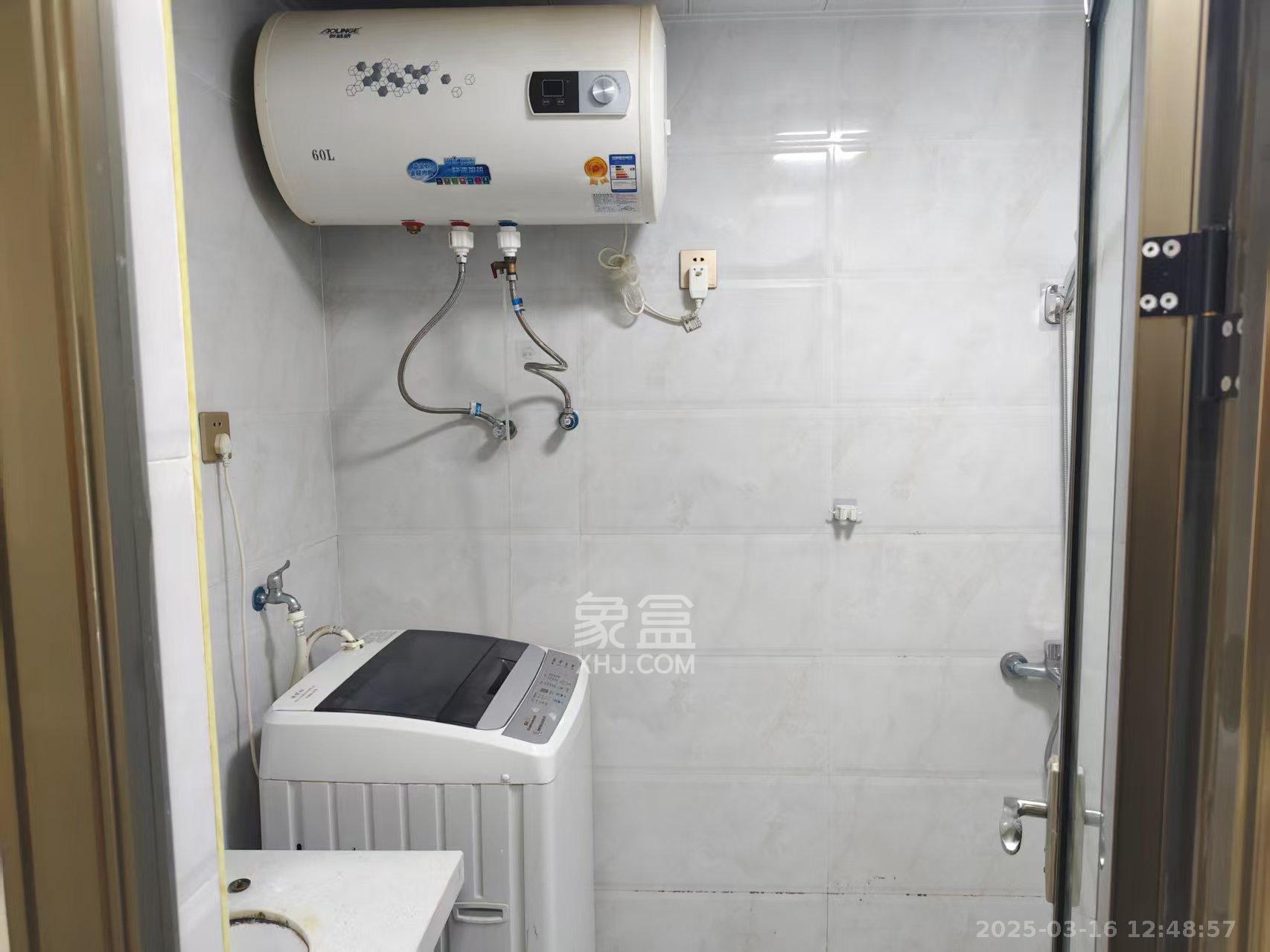 新世界广场 1室1厅1卫 1500.0元/月 新世界广场 1室1厅1卫 1500.0元/月室内图