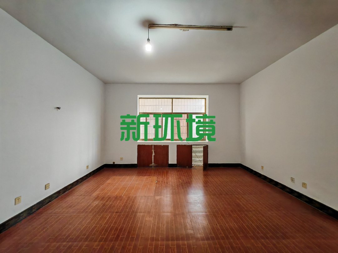 金海岸  3室2厅2卫   52.00万客厅