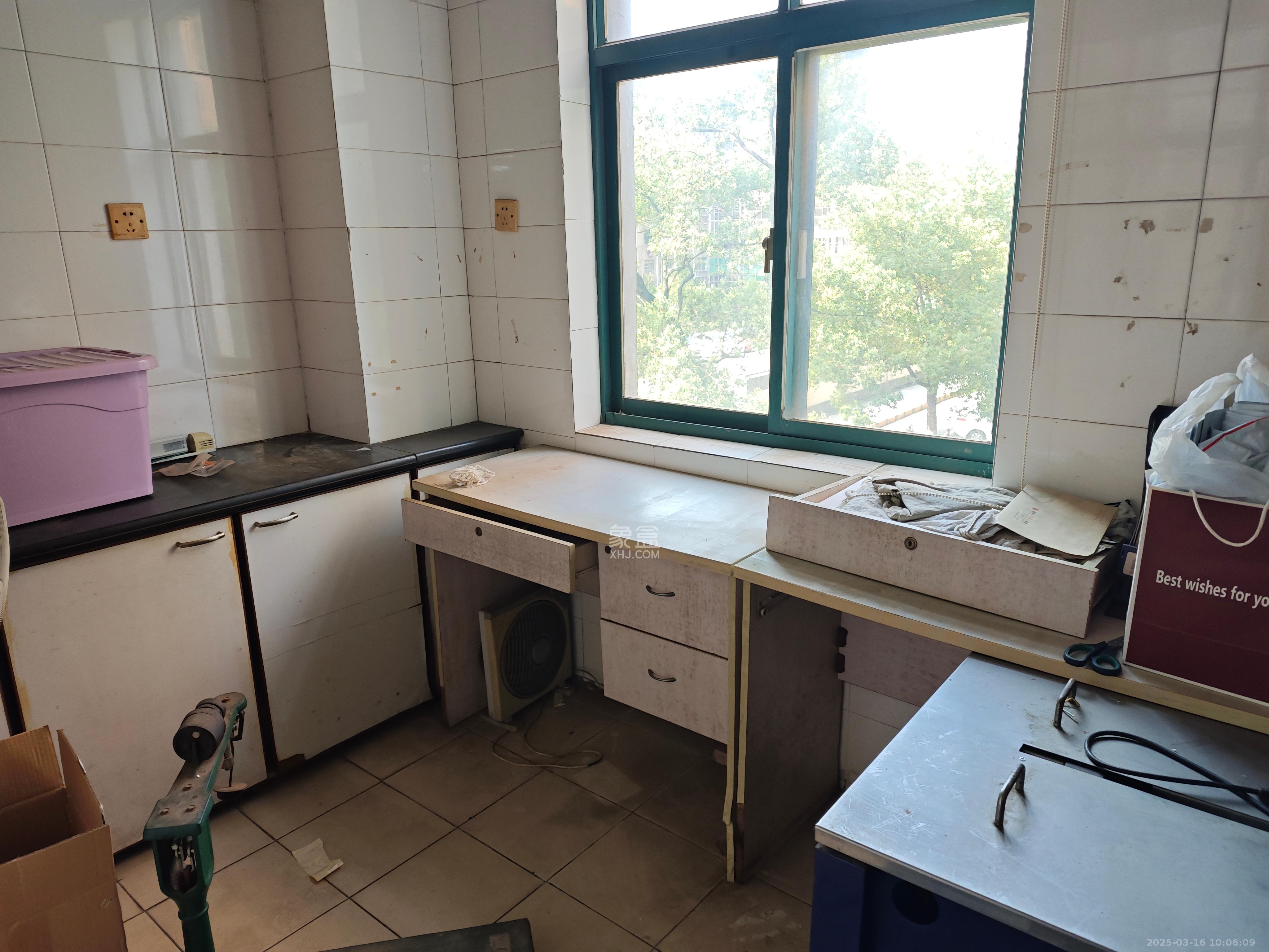 四季阳光花城 4室2厅2卫 4500.0元/月 四季阳光花城 4室2厅2卫 4500.0元/月室内图