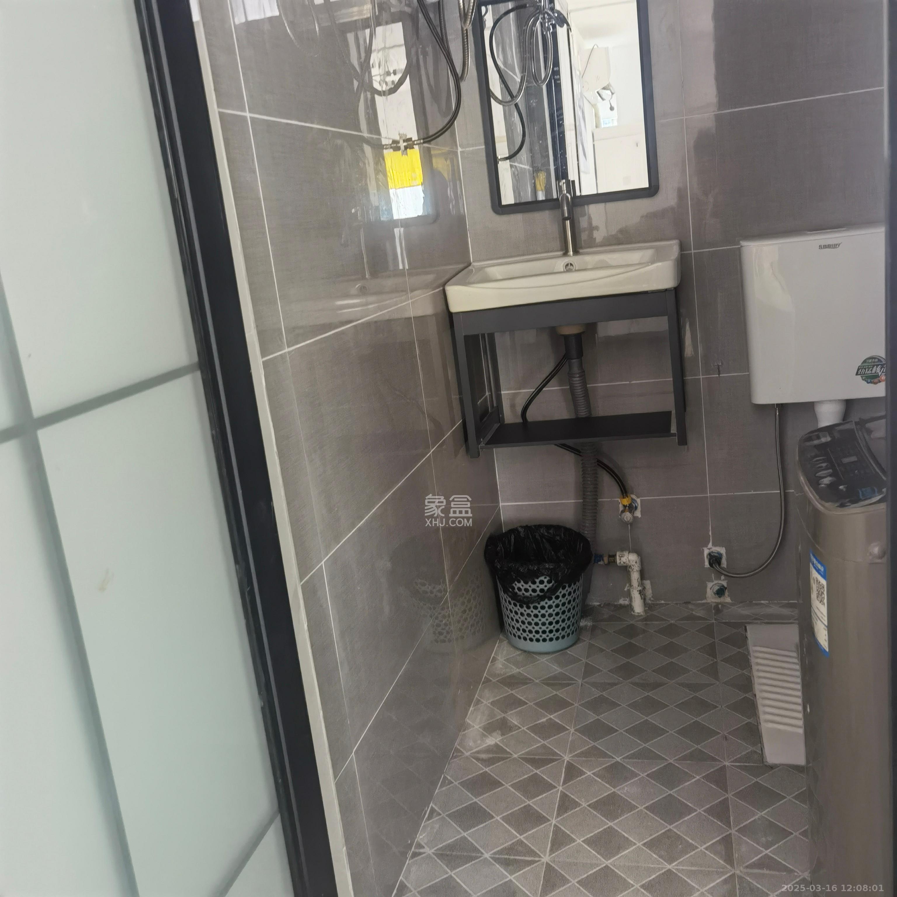 都市先锋  1室0厅1卫   1300.00元/月室内图