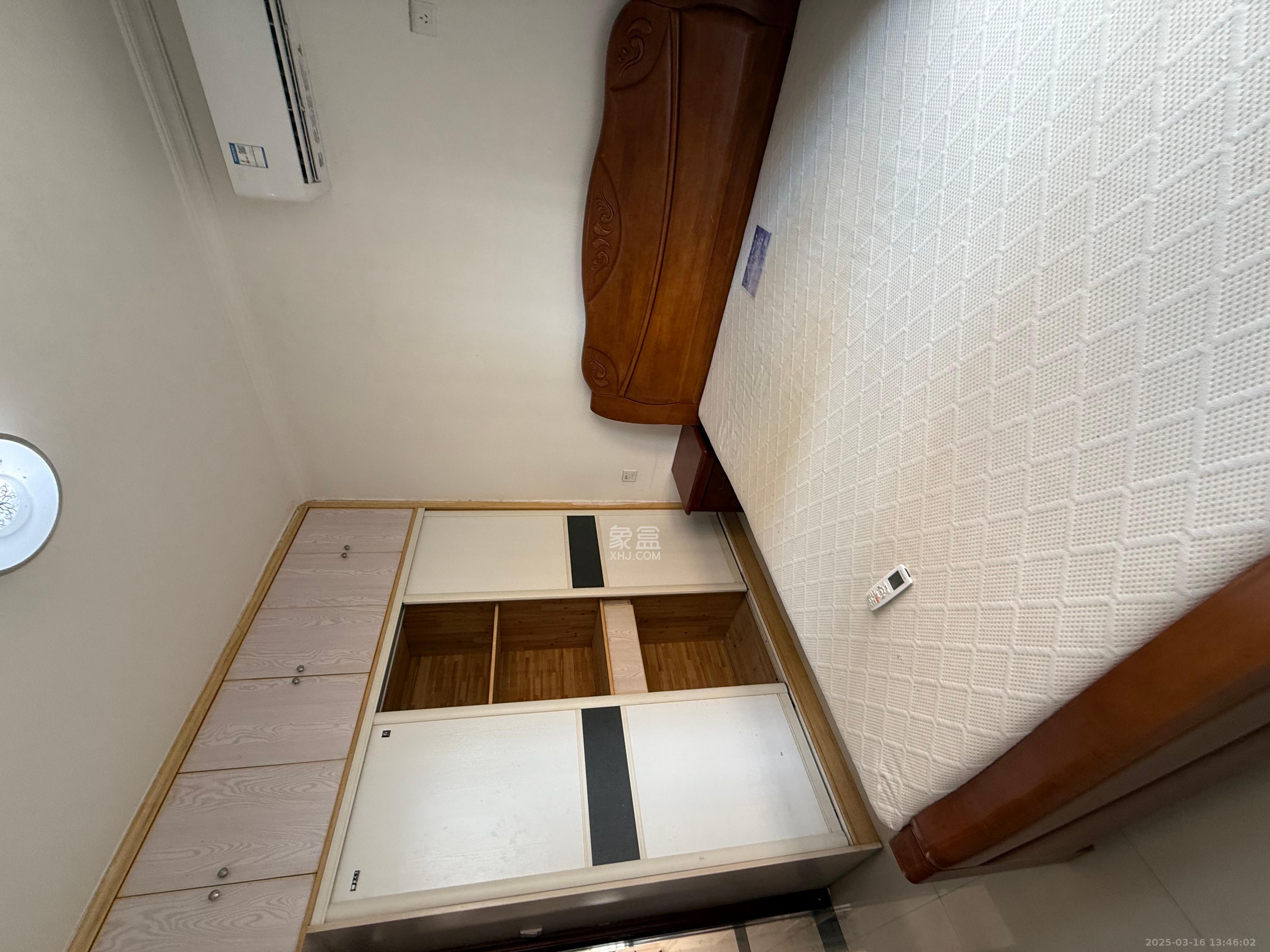 领东汇 4室2厅2卫 3200.0元/月 领东汇 4室2厅2卫 3200.0元/月室内图