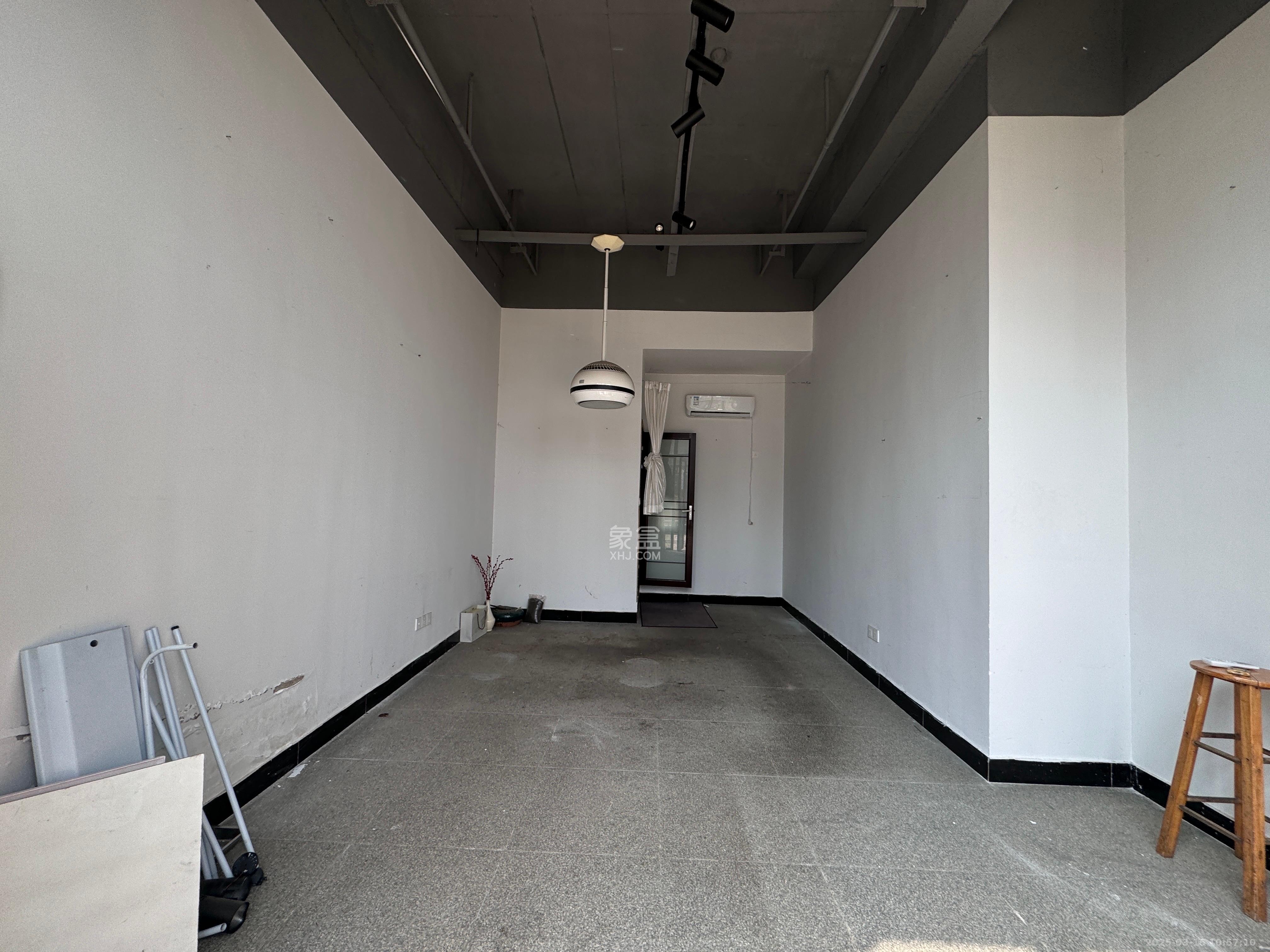 芙蓉万国城MOMA（卓越汇富苑）   34.5㎡      1700.0元/月室内图