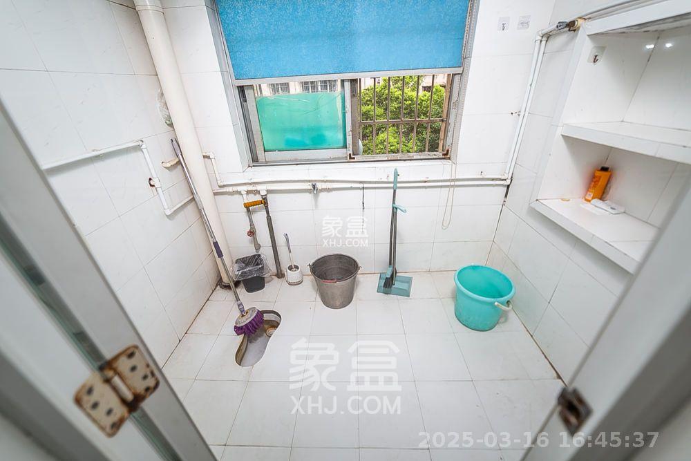湘计花园  3室2厅1卫   2300.00元/月室内图