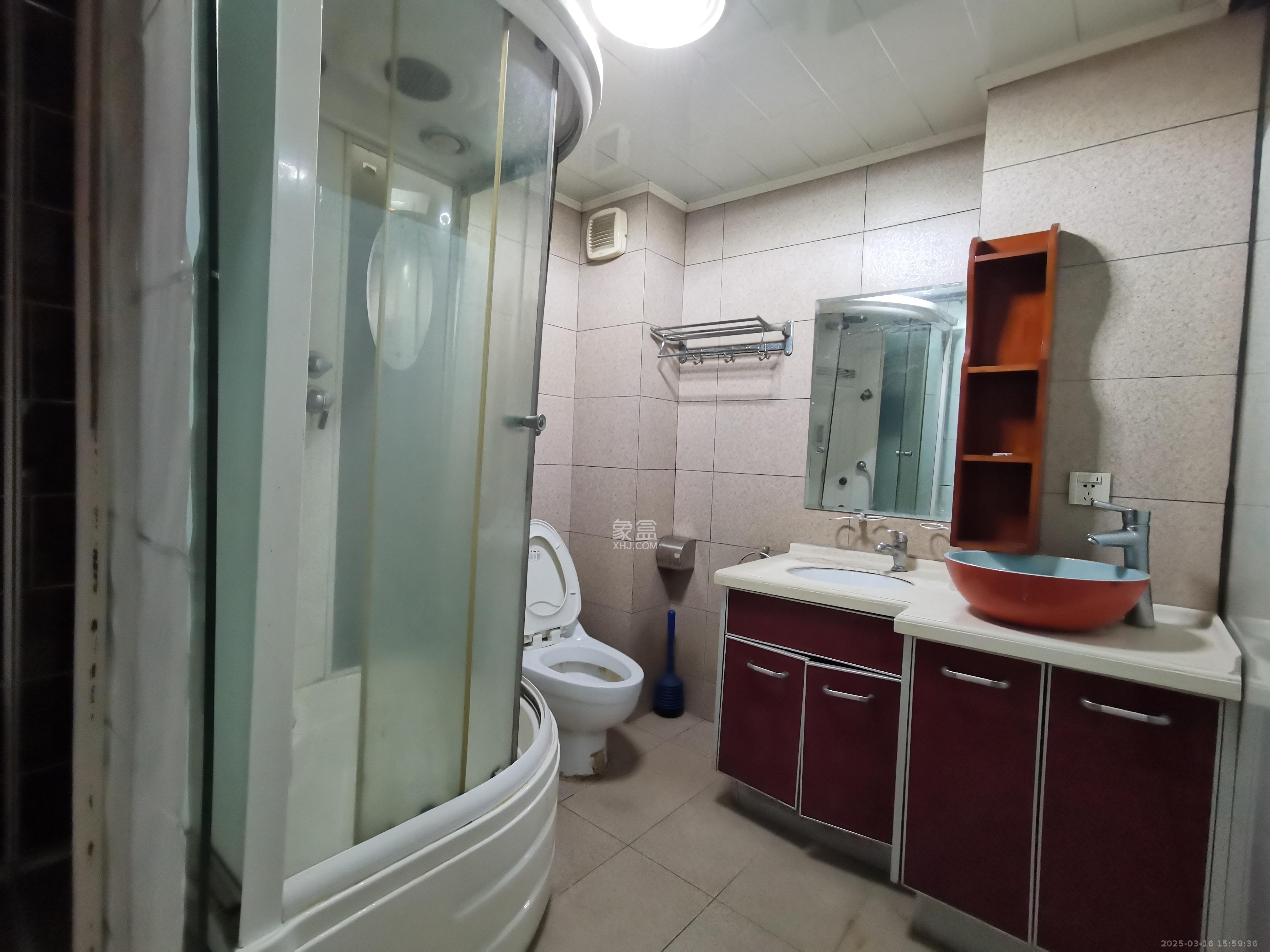 学府华庭 5室2厅2卫 2700.0元/月 学府华庭 5室2厅2卫 2700.0元/月室内图