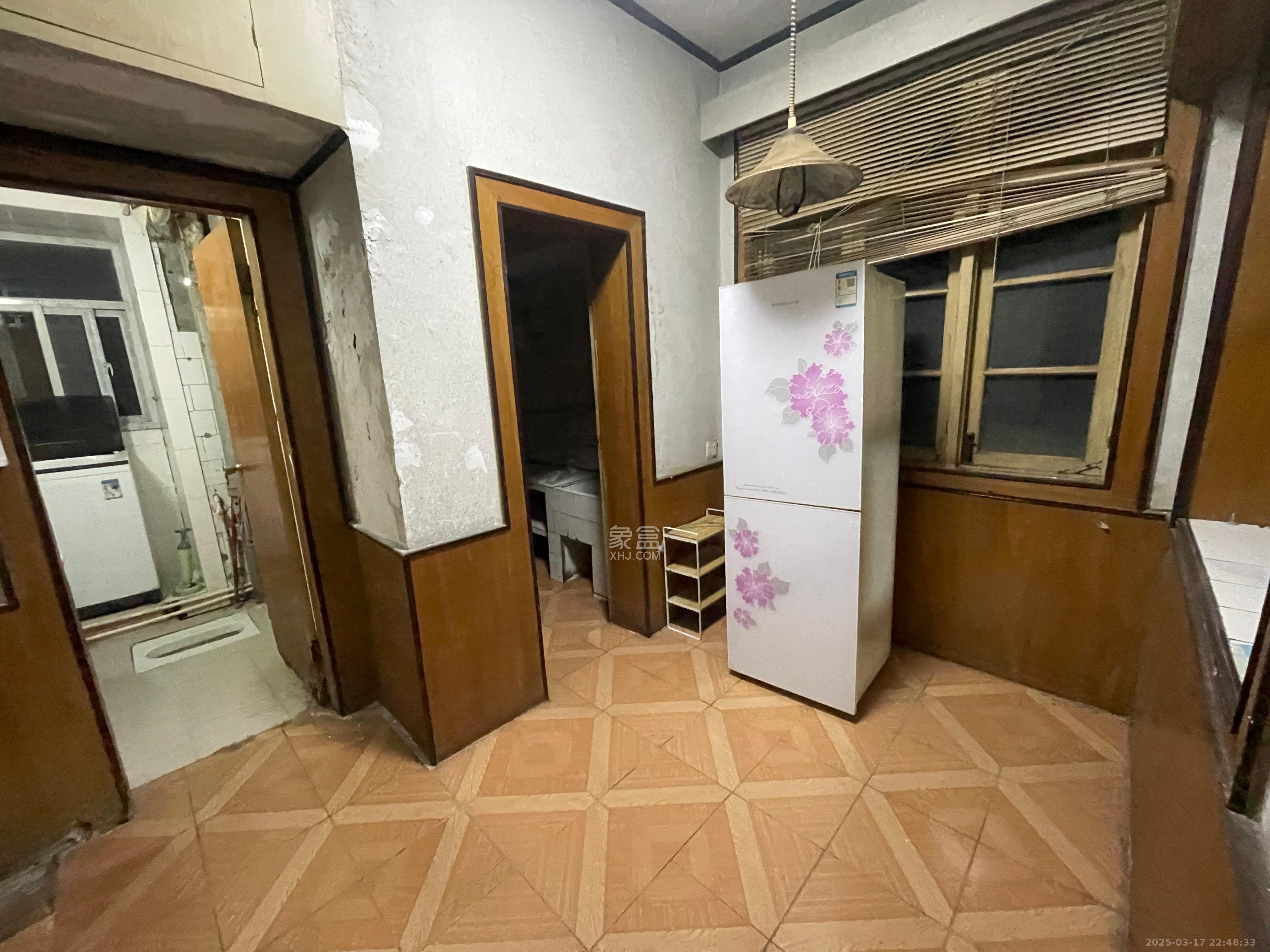 先福安置小区 1室0厅0卫 1000.0元/月 先福安置小区 1室0厅0卫 1000.0元/月室内图