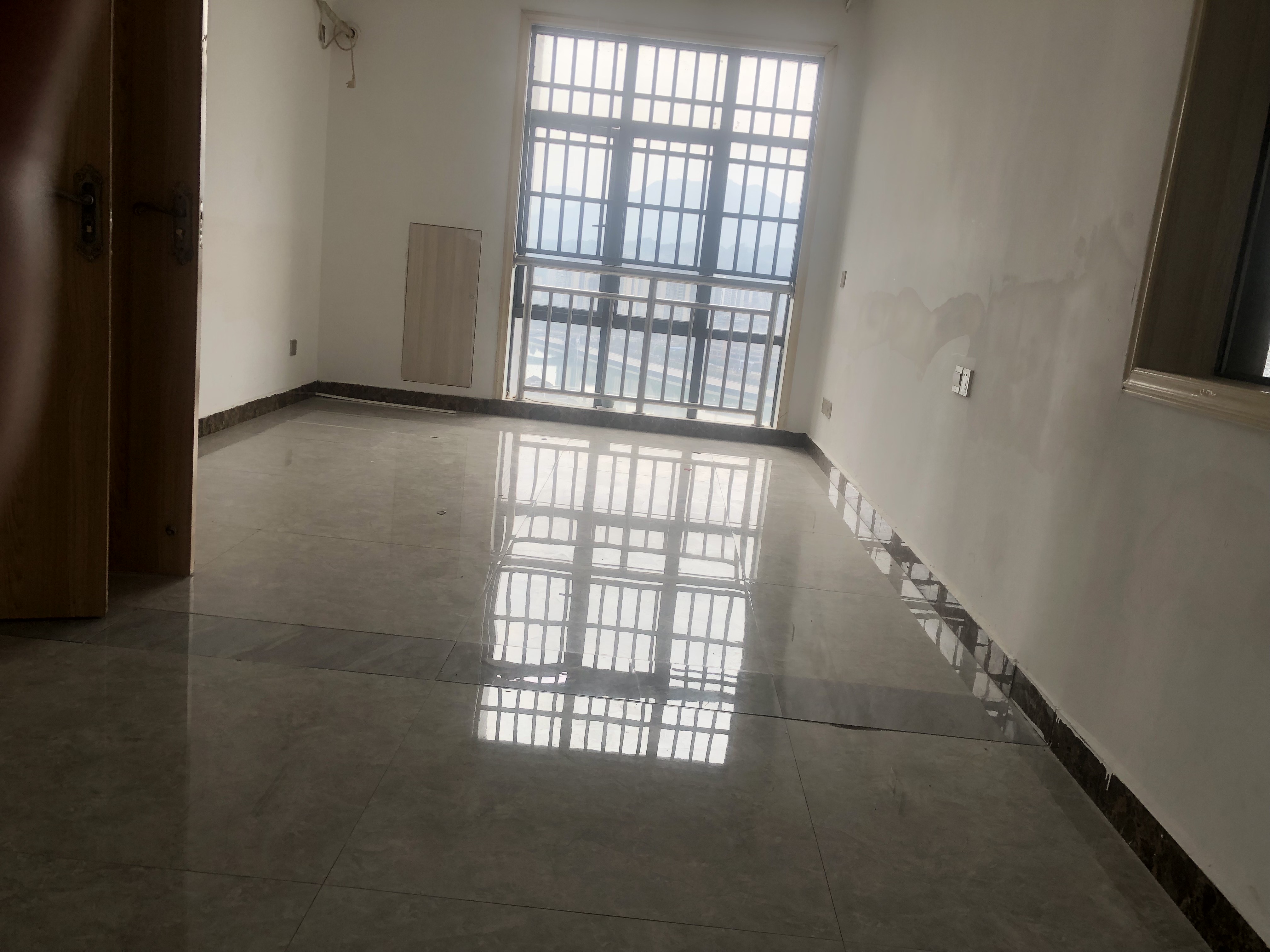 南门口安置小区一期 3室2厅2卫 2500.0元/月 南门口安置小区一期 3室2厅2卫 2500.0元/月室内图