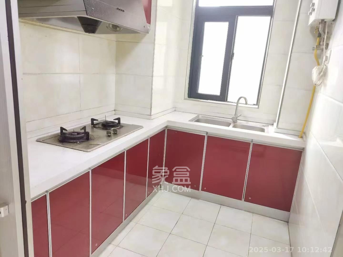 高鑫麓城 3室2厅1卫 2700.0元/月 高鑫麓城 3室2厅1卫 2700.0元/月室内图