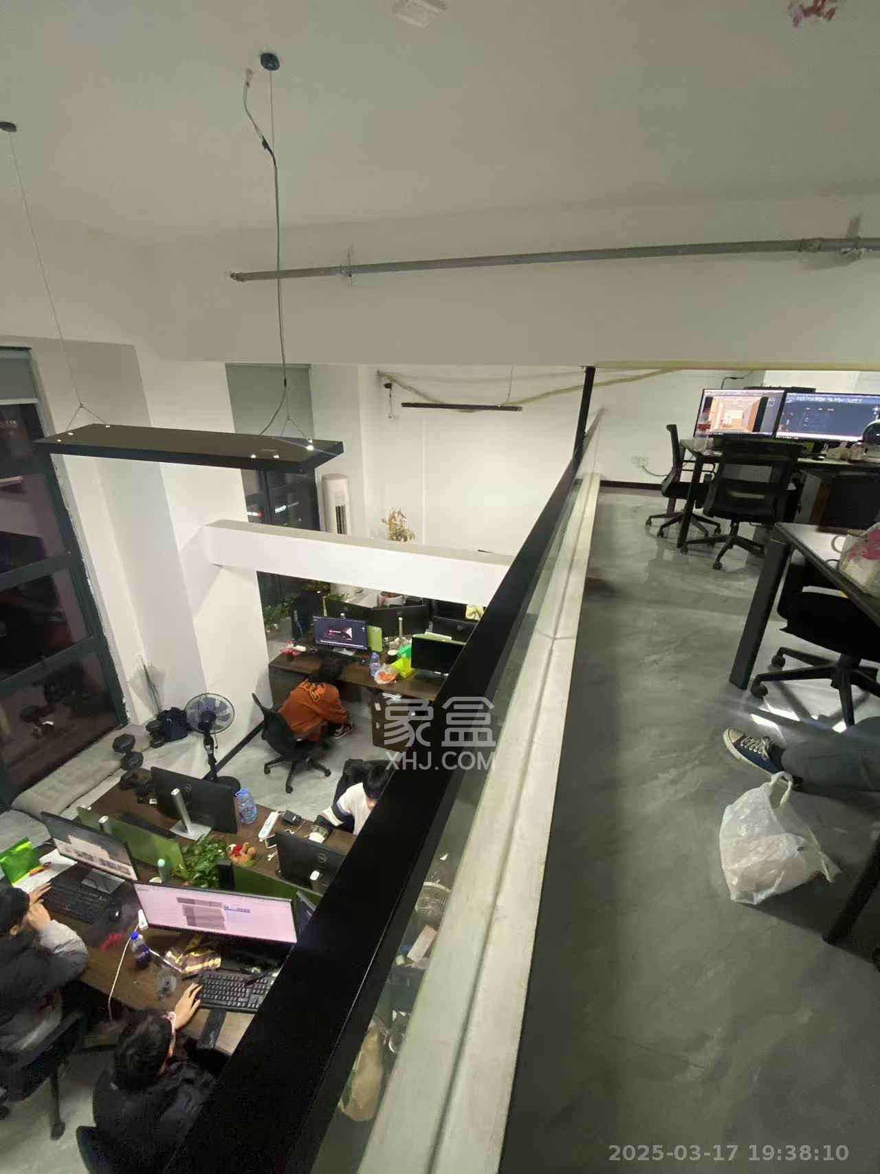 龙湖新壹城  1室1厅1卫    6500.0元/月 龙湖新壹城  1室1厅1卫    6500.0元/月室内图