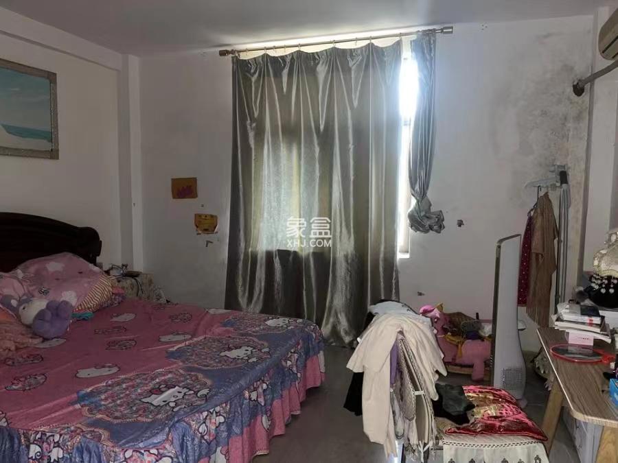 华侨新村  3室2厅1卫    60.0万 华侨新村  3室2厅1卫    60.0万室内图