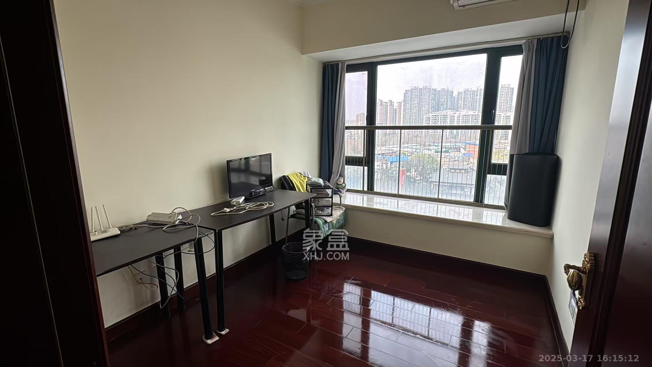 恒大雅苑 3室2厅2卫 2600.0元/月 恒大雅苑 3室2厅2卫 2600.0元/月室内图