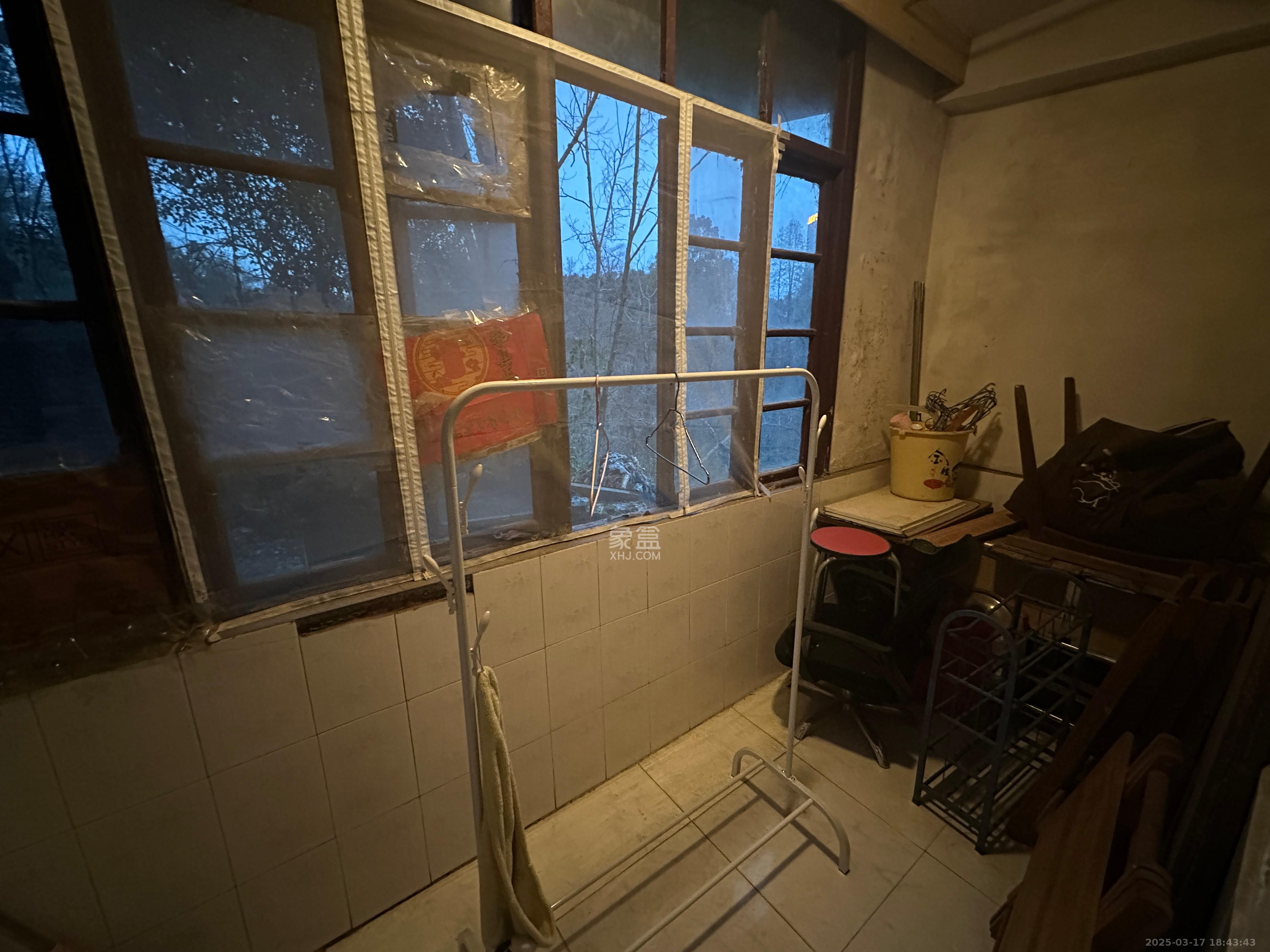 华光外贸宿舍  2室1厅1卫    1200.0元/月 华光外贸宿舍  2室1厅1卫    1200.0元/月室内图