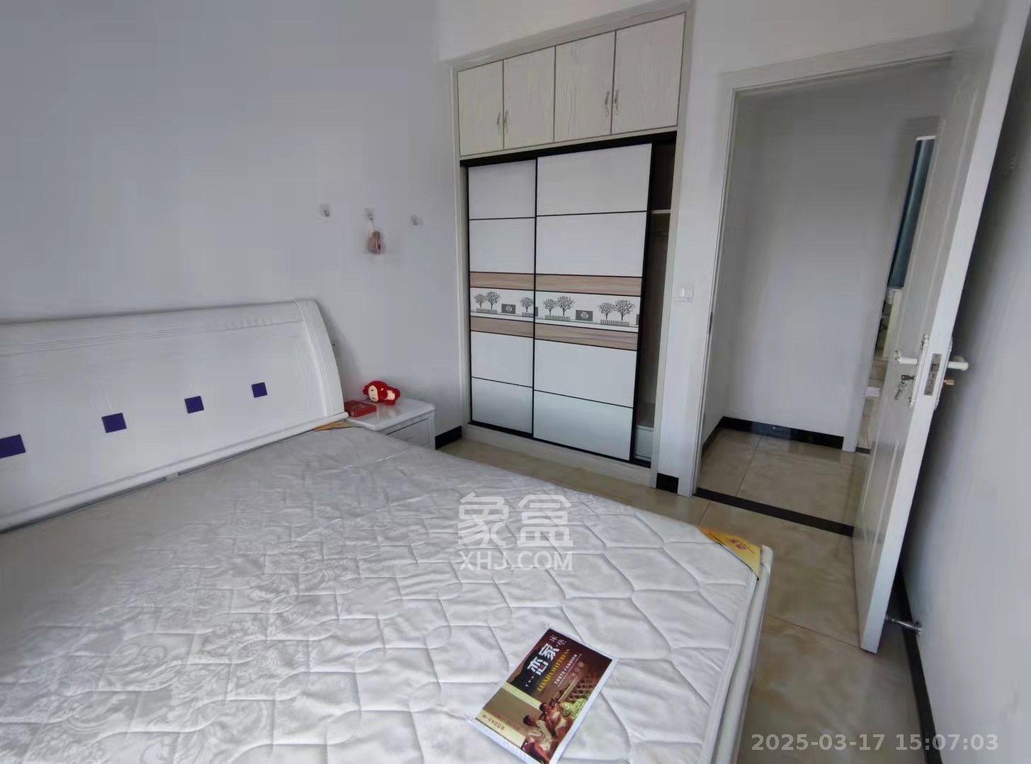 麓谷明珠  3室2厅1卫   2600.00元/月室内图