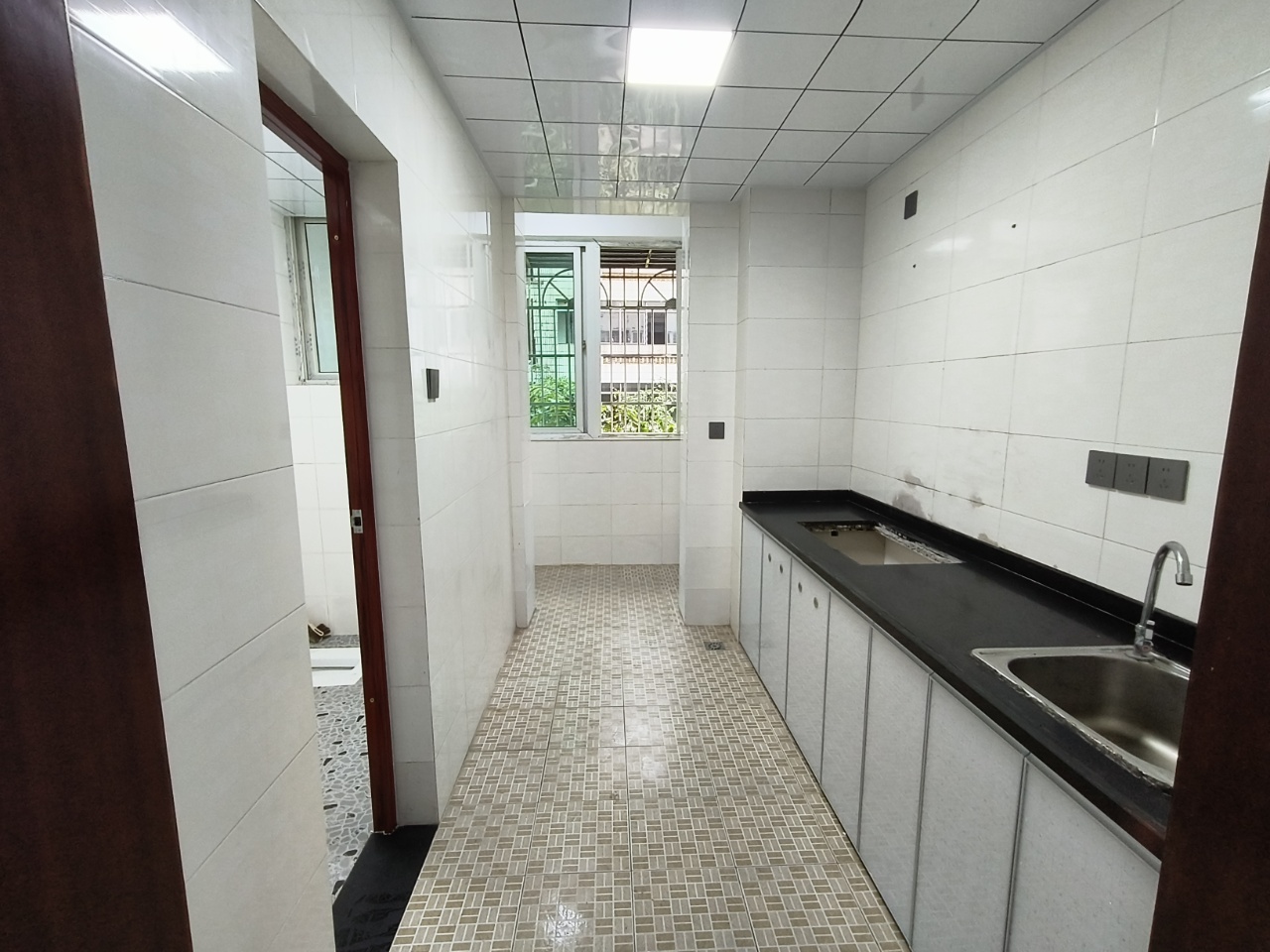 外经小区(南沙路)  2室2厅1卫    87.0万 外经小区(南沙路)  2室2厅1卫    87.0万室内图