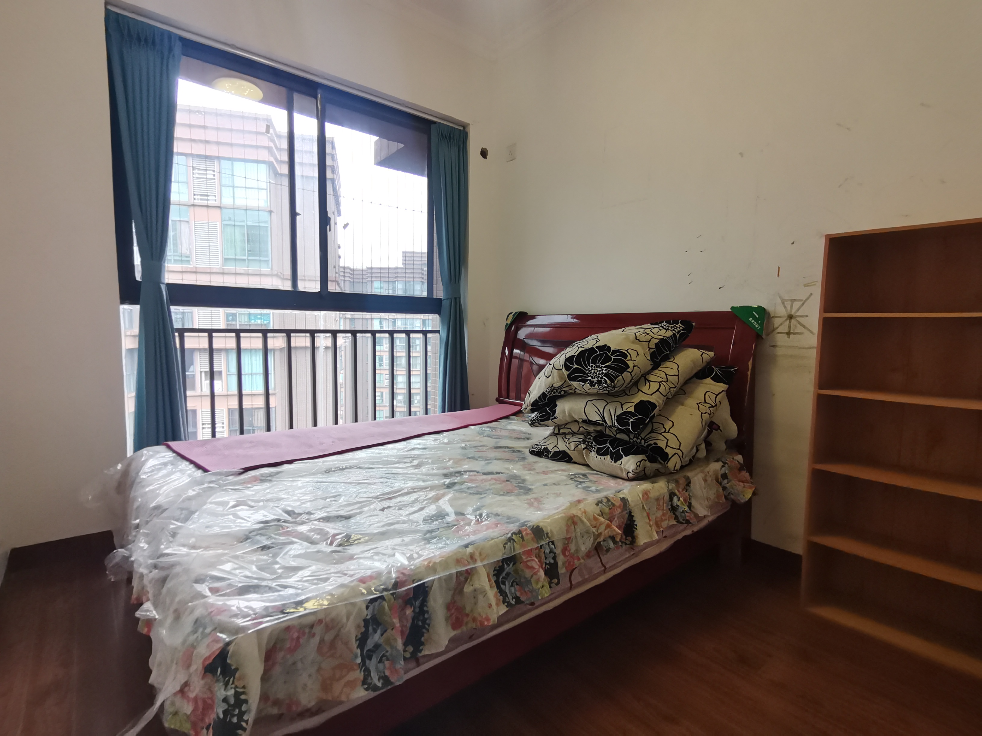 中泰峰境  3室2厅1卫   1700.00元/月室内图