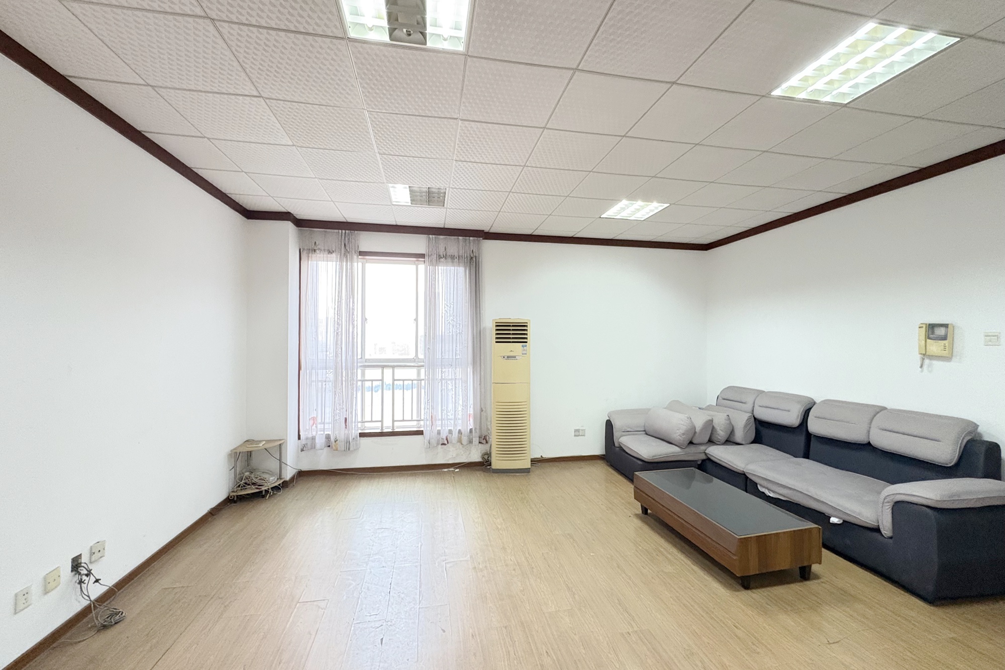 新楚天扶华庭  4室2厅2卫    128.0万 新楚天扶华庭  4室2厅2卫    128.0万客厅