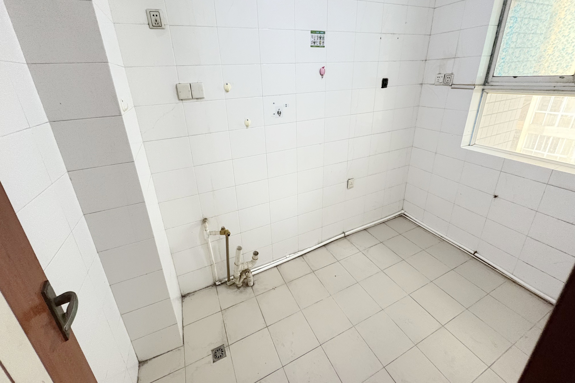 新楚天扶华庭  4室2厅2卫    128.0万 新楚天扶华庭  4室2厅2卫    128.0万厨房