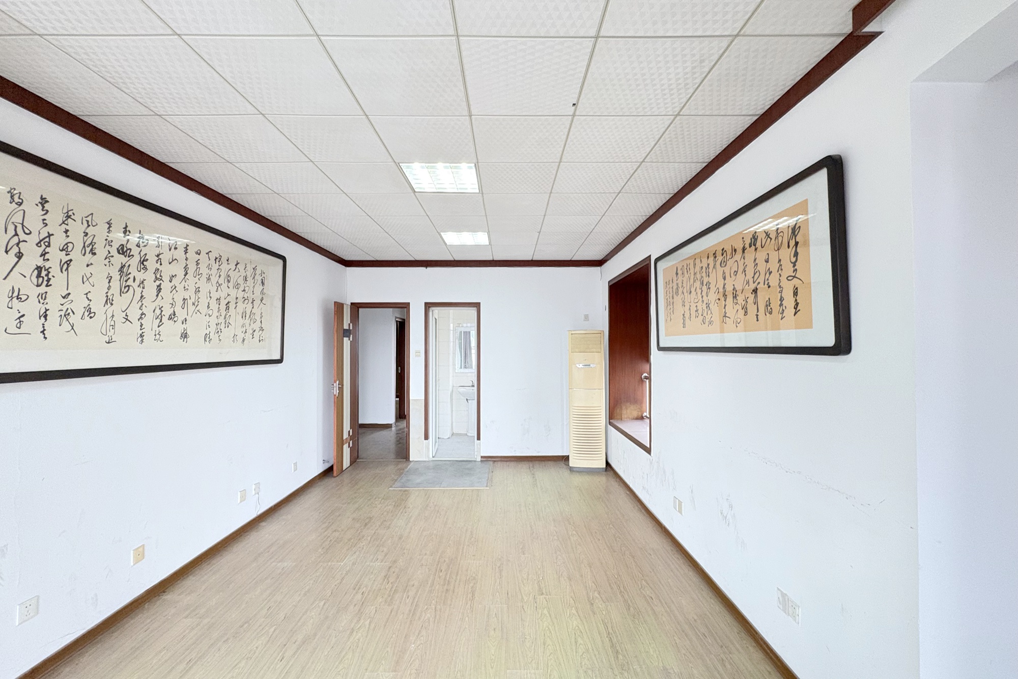 新楚天扶华庭  4室2厅2卫    128.0万 新楚天扶华庭  4室2厅2卫    128.0万卧室