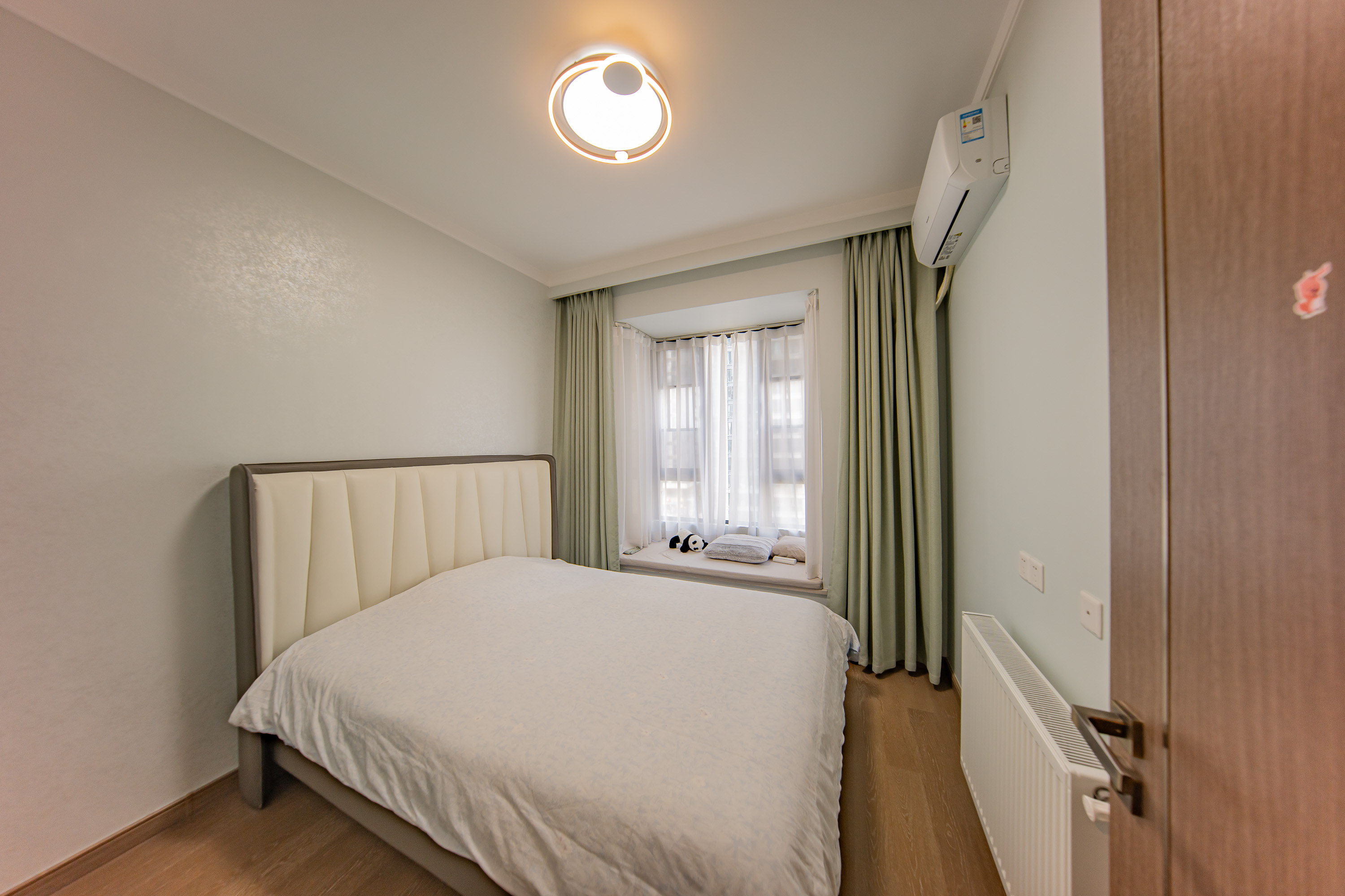 映客龙湖璟翠公馆(映客龙湖璟翠中心)  4室2厅2卫    195.0万 映客龙湖璟翠公馆(映客龙湖璟翠中心)  4室2厅2卫    195.0万卧室