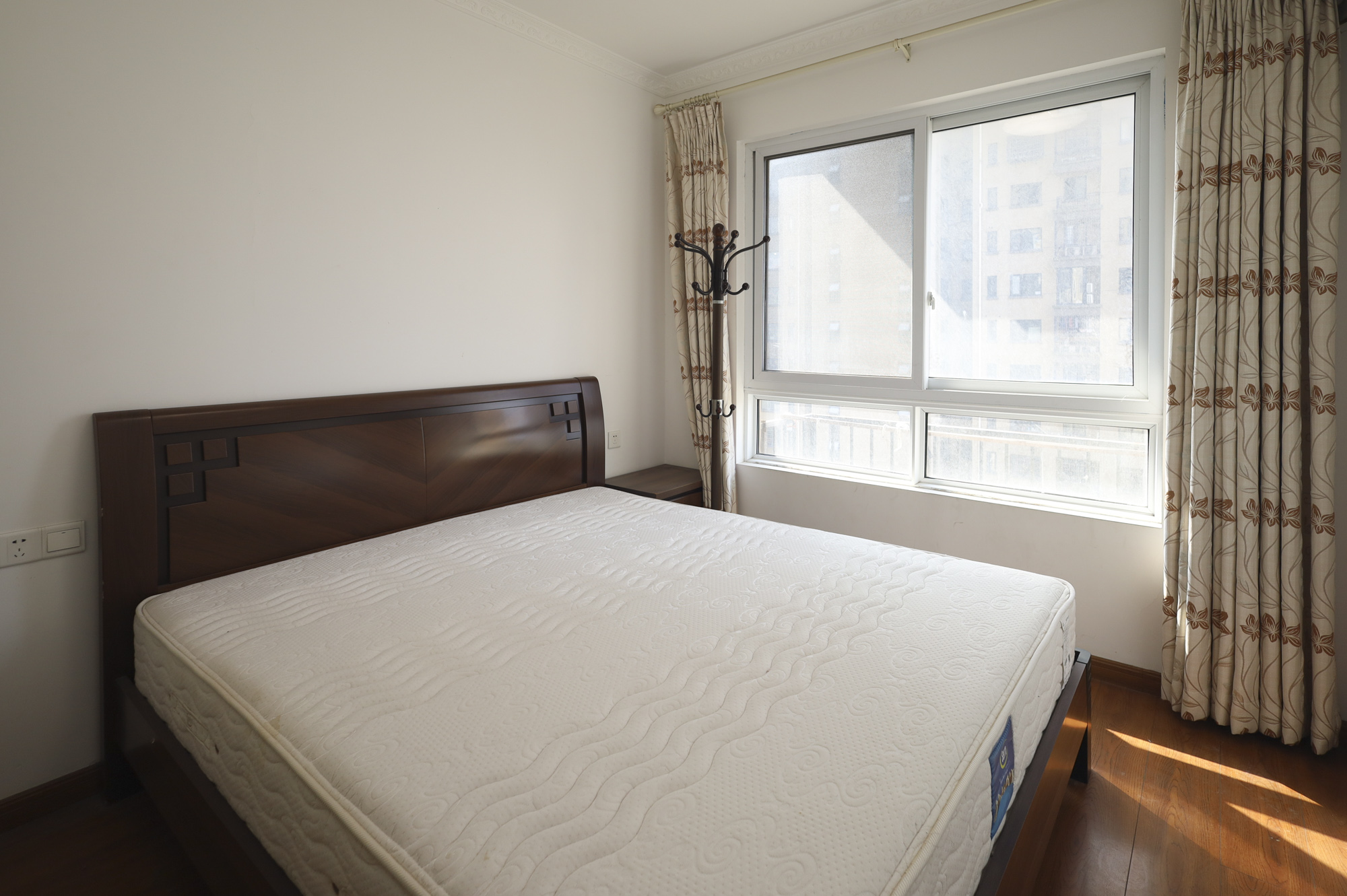 水映加州 3室2厅1卫 175.0万 水映加州 3室2厅1卫 175.0万卧室