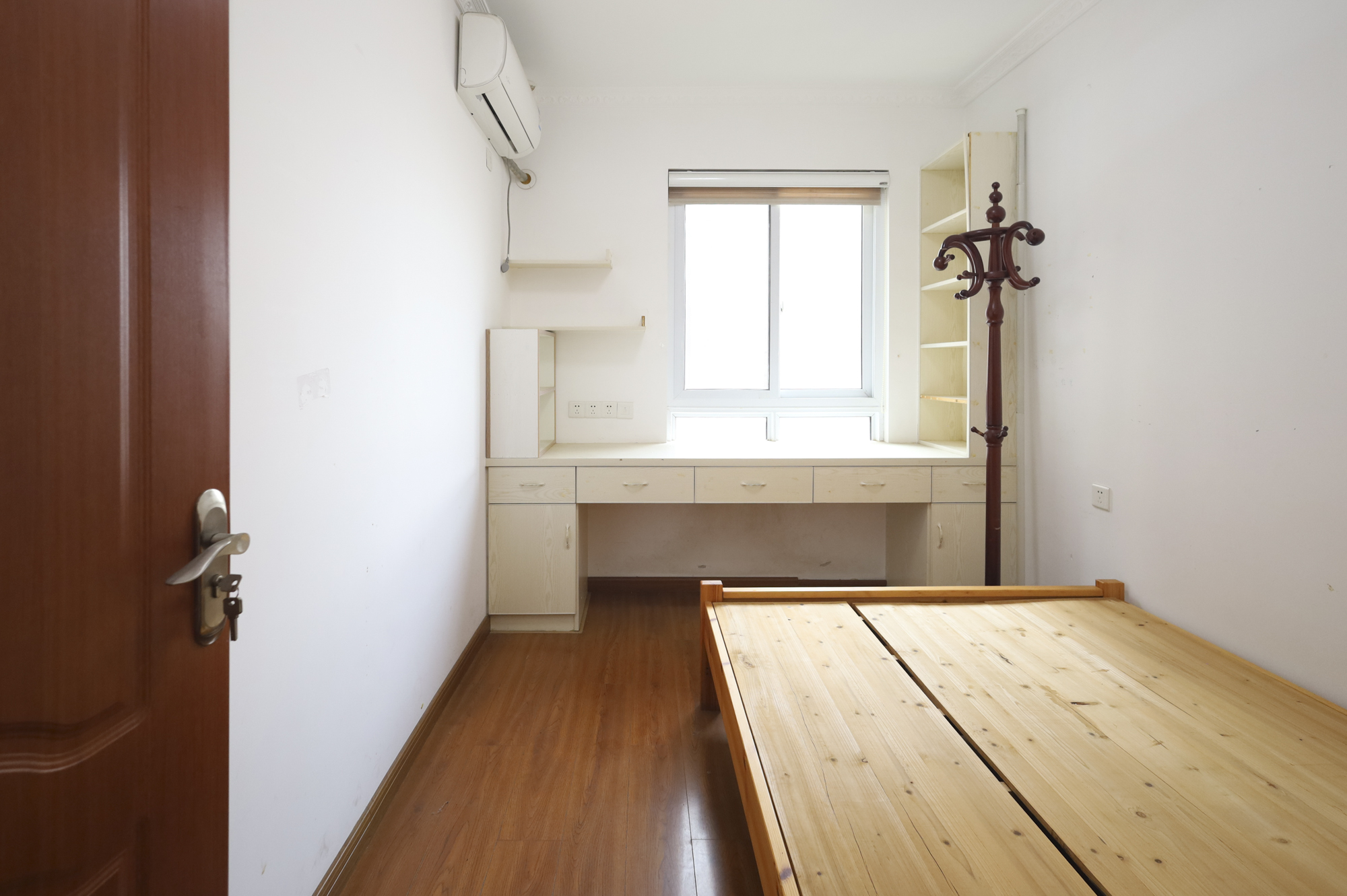 水映加州 3室2厅1卫 175.0万 水映加州 3室2厅1卫 175.0万卧室